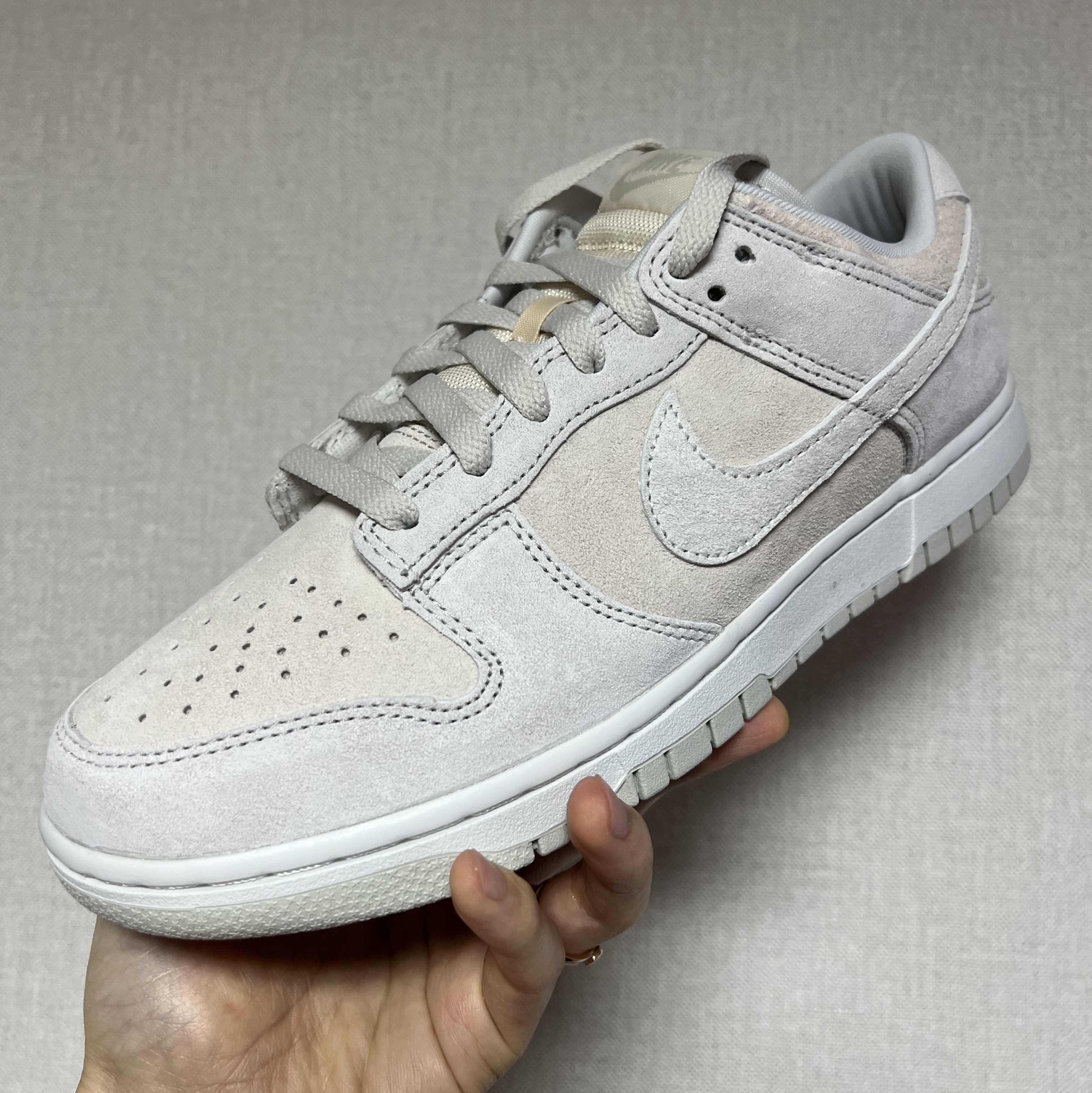 Nike Dunk Low Retro PRM Vast Grey 착용 스타일 - 1