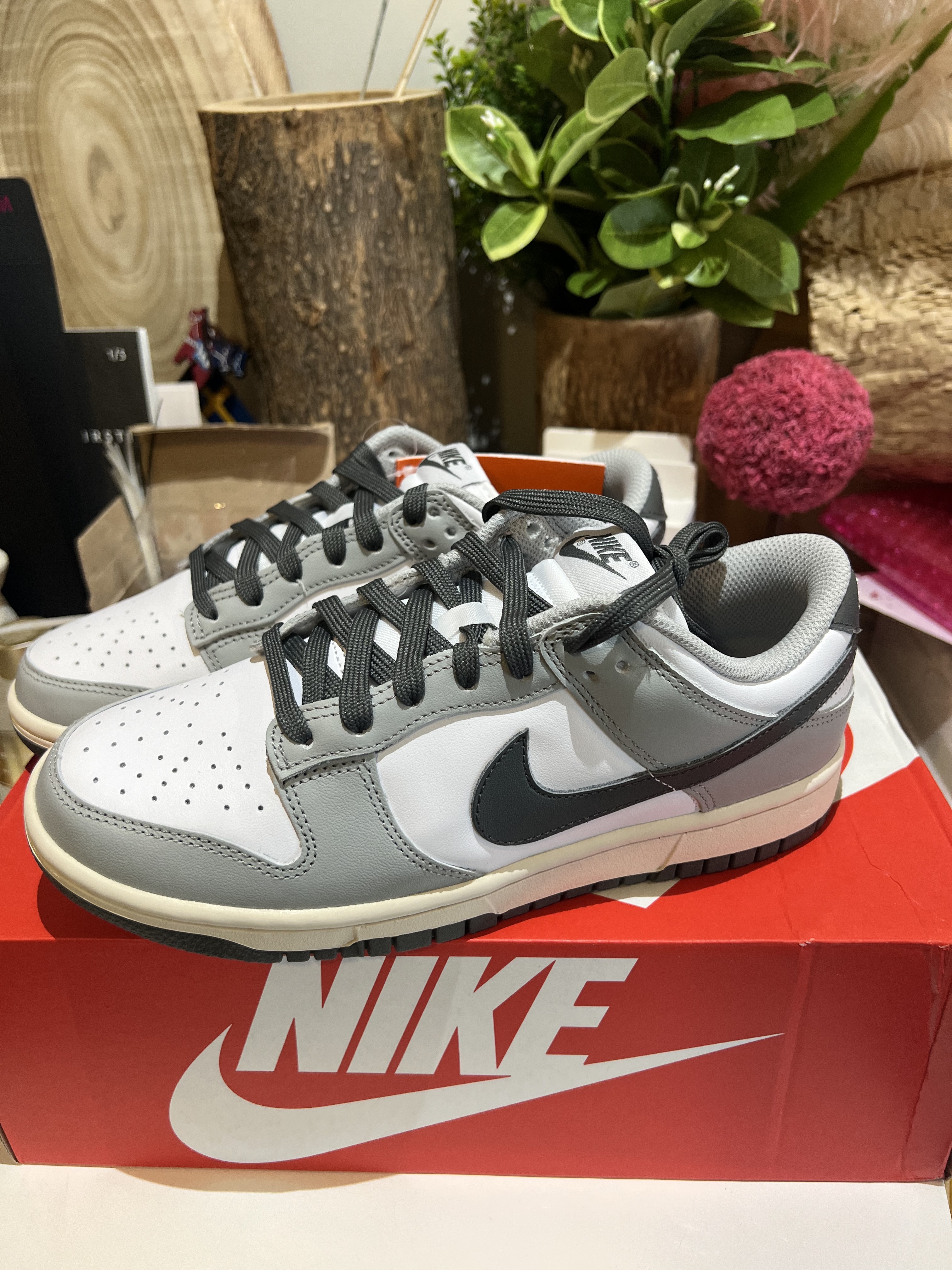(W) Nike Dunk Low Light Smoke Grey 착용 스타일 - 2