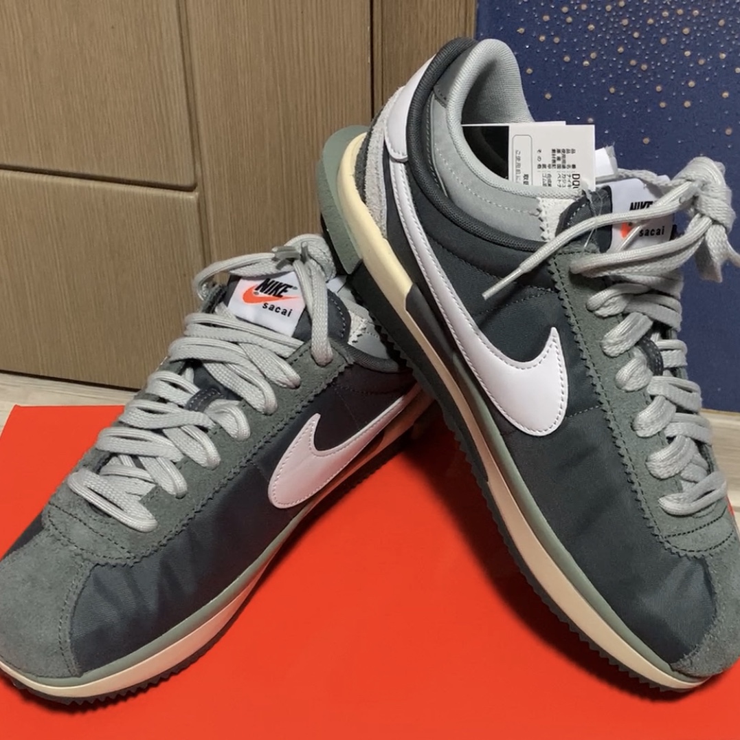 Nike x Sacai Zoom Cortez SP Iron Grey, (W) Lemaire Merino Blend Cardigan Grey Beige 착용 스타일 - 2