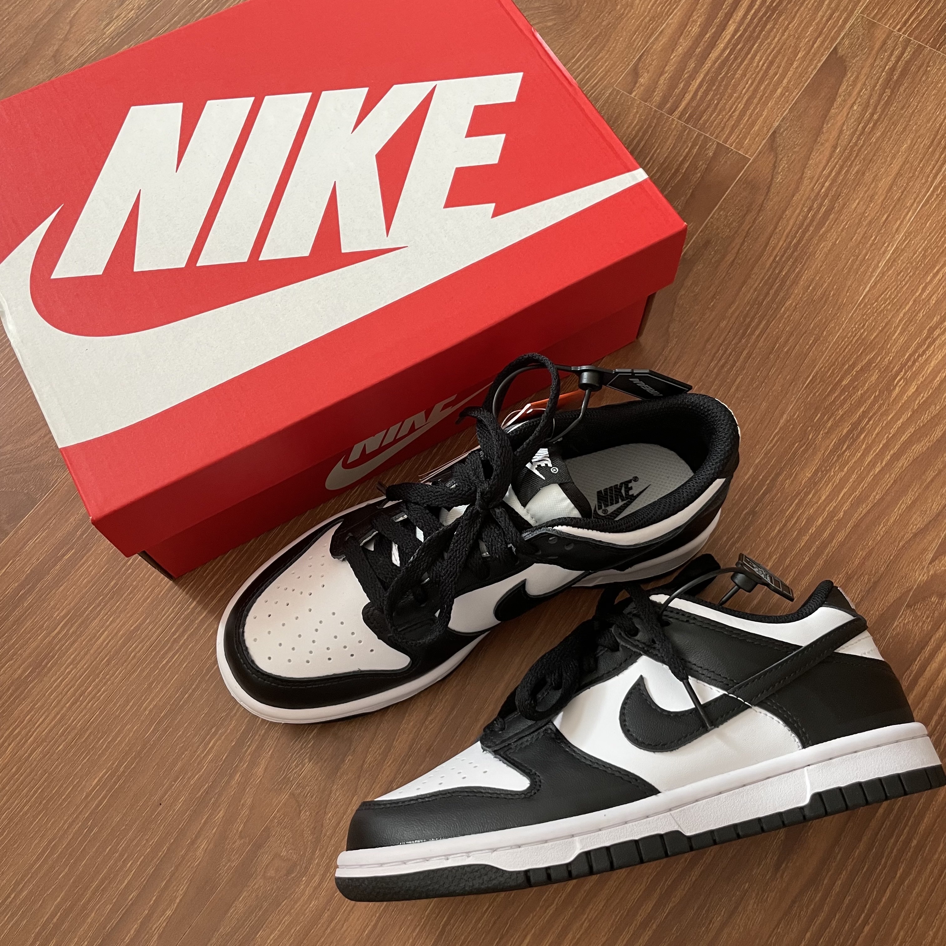 (GS) Nike Dunk Low Black 착용 스타일
