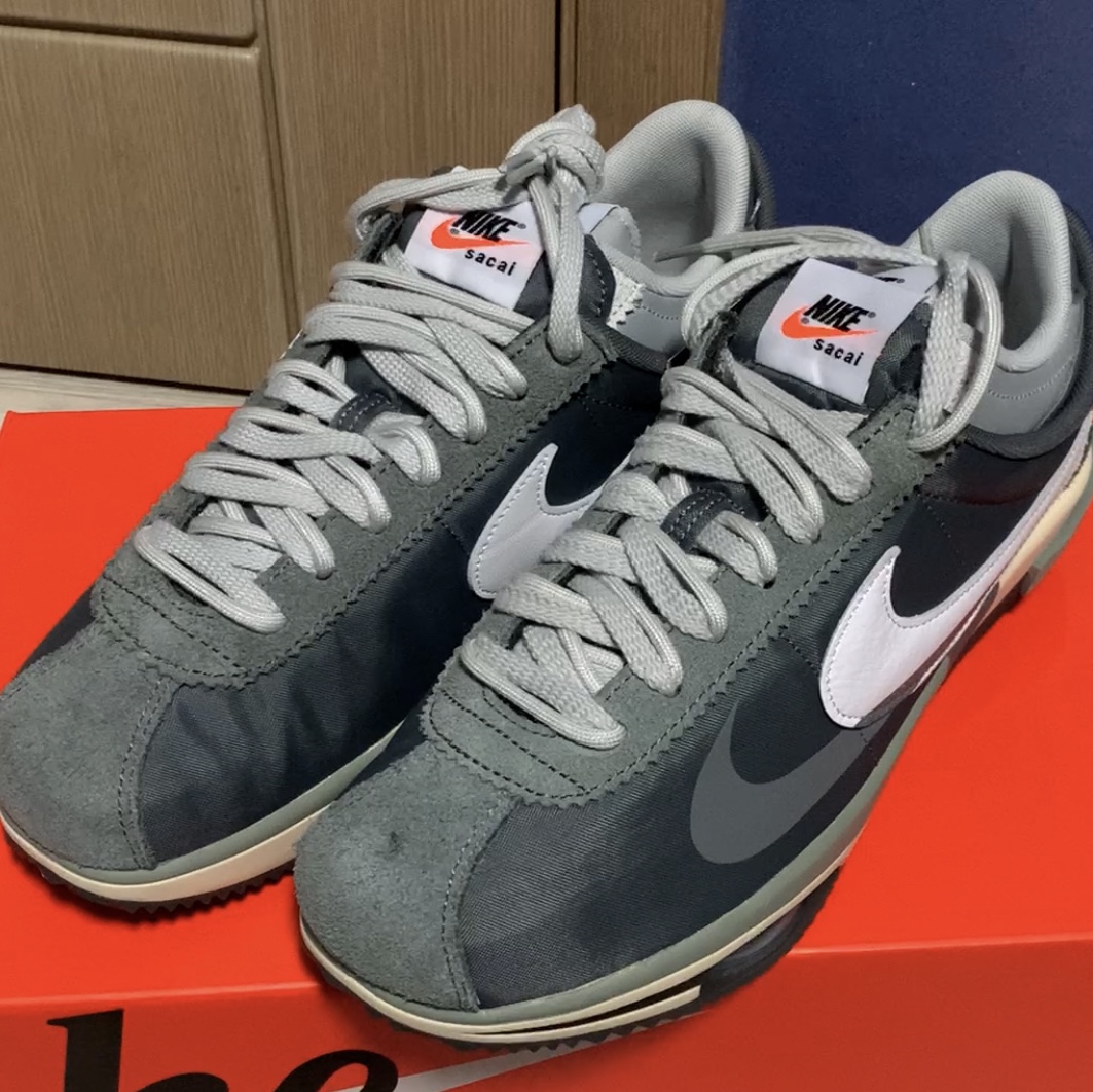 Nike x Sacai Zoom Cortez SP Iron Grey, (W) Lemaire Merino Blend Cardigan Grey Beige 착용 스타일 - 3