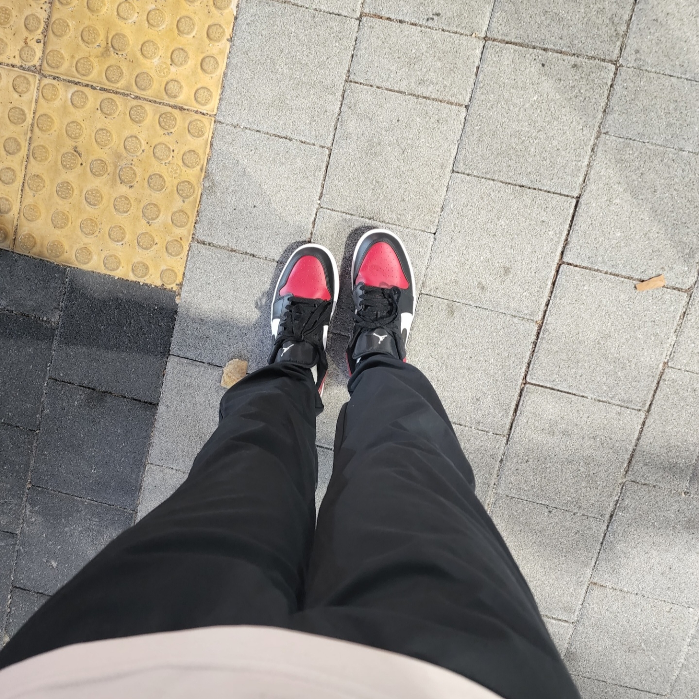 Jordan 1 Low Bred Toe 착용 스타일 - 2
