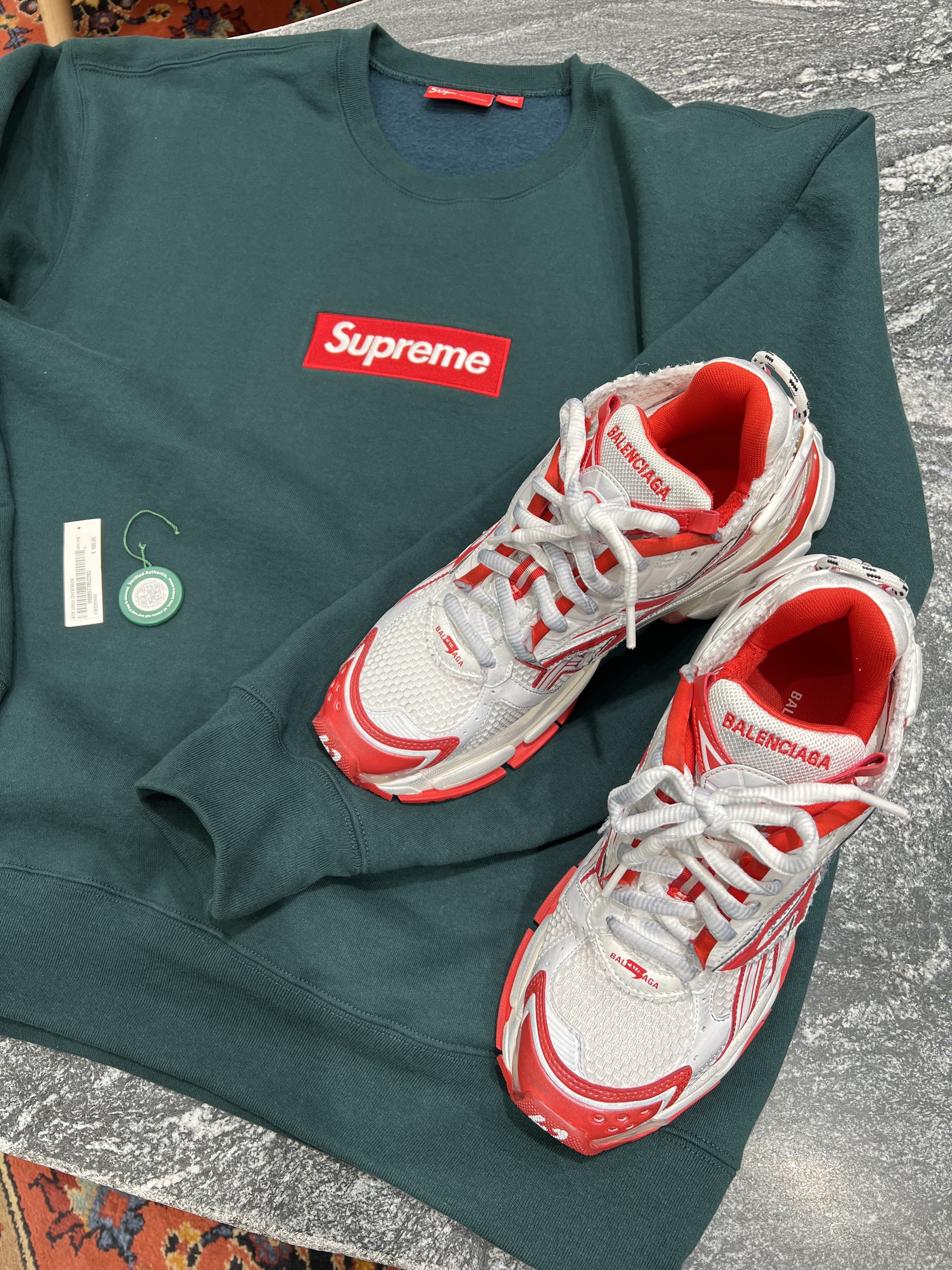 Supreme Box Logo Crewneck Dark Pine - 22FW 착용 스타일 - 2