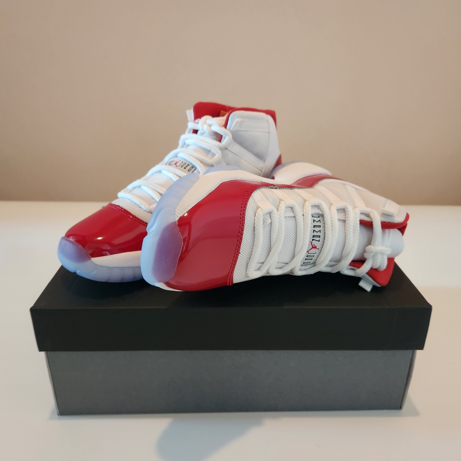 Jordan 11 Retro Varsity Red 착용 스타일 - 2
