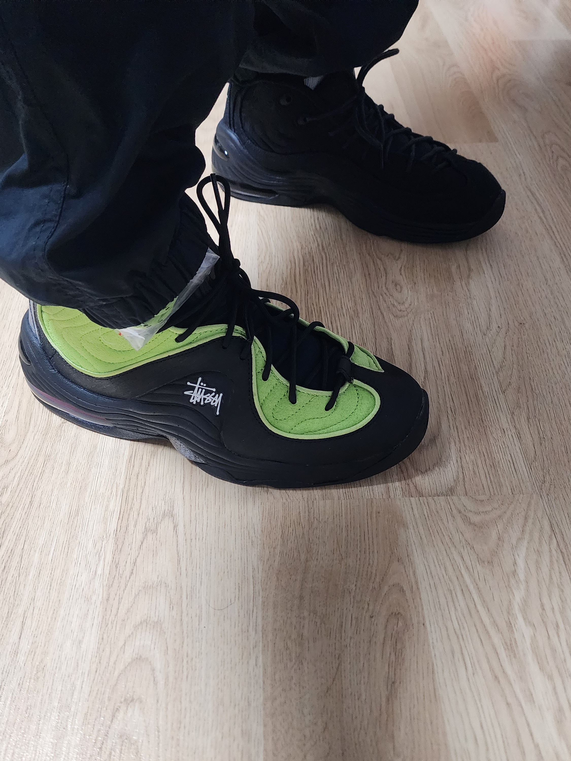 Nike x Stussy Air Penny II Vivid Green and Black 착용 스타일 - 1