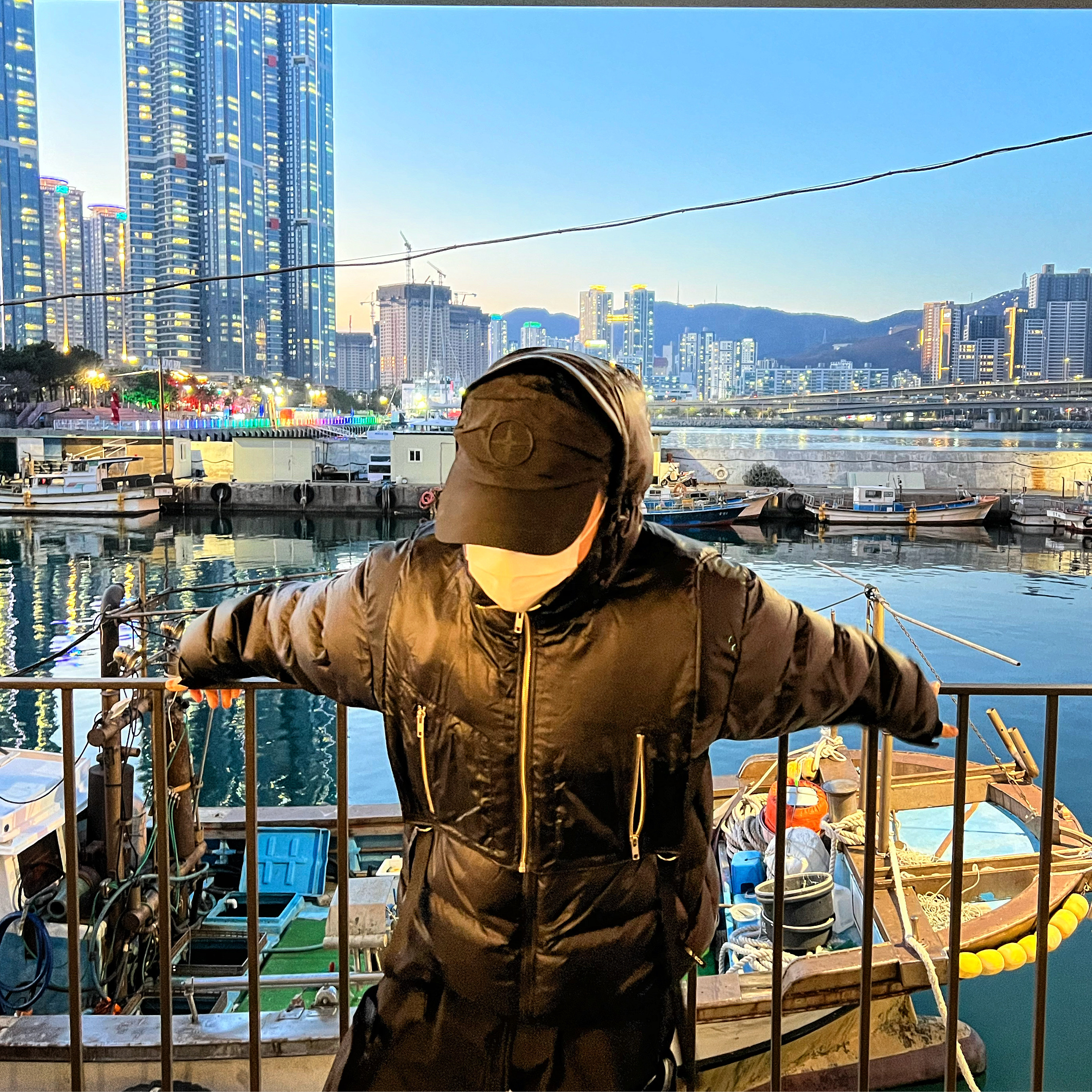 The North Face 1996 Eco Nuptse Jacket Black 착용 스타일