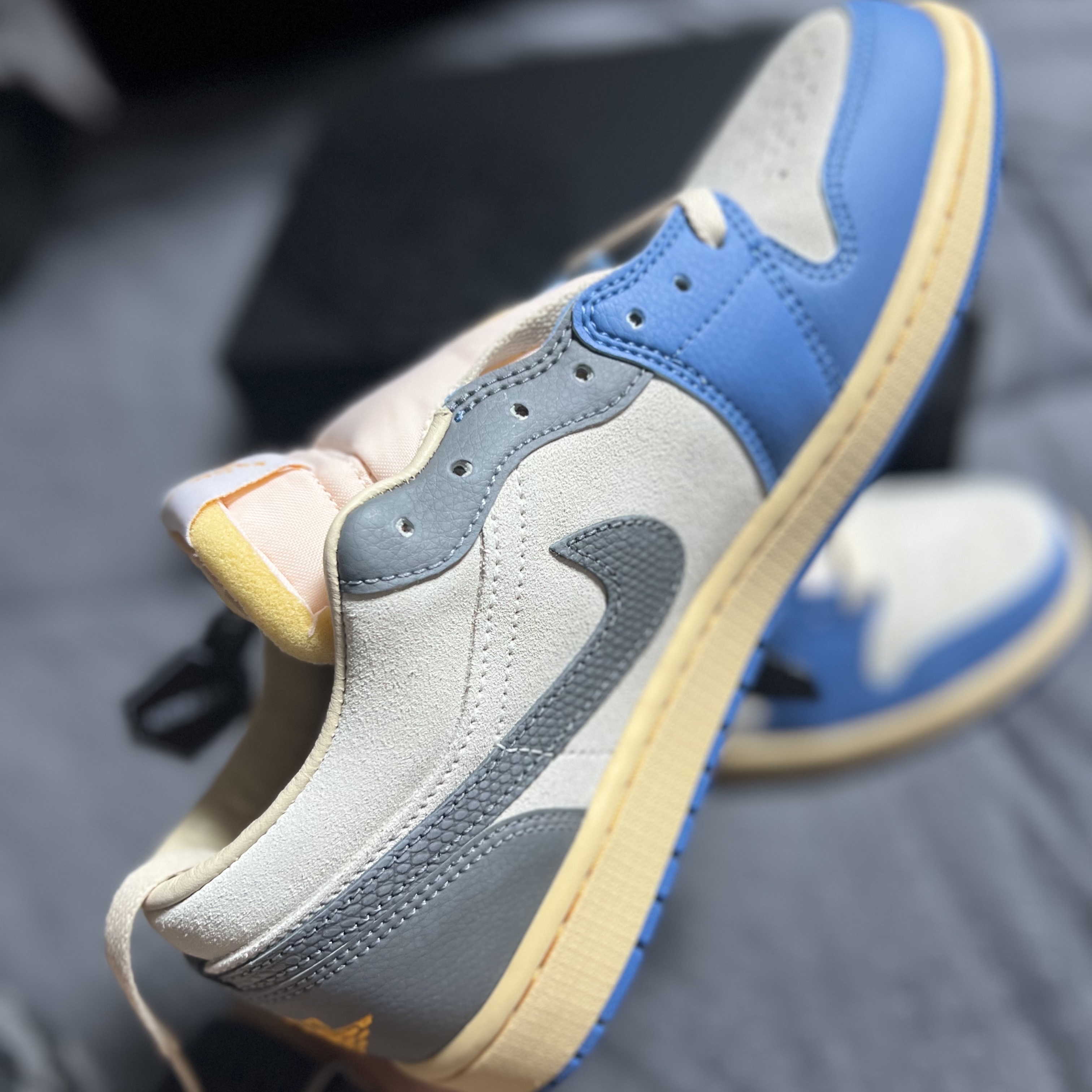 Jordan 1 Low SE Tokyo 96 착용 스타일 - 3