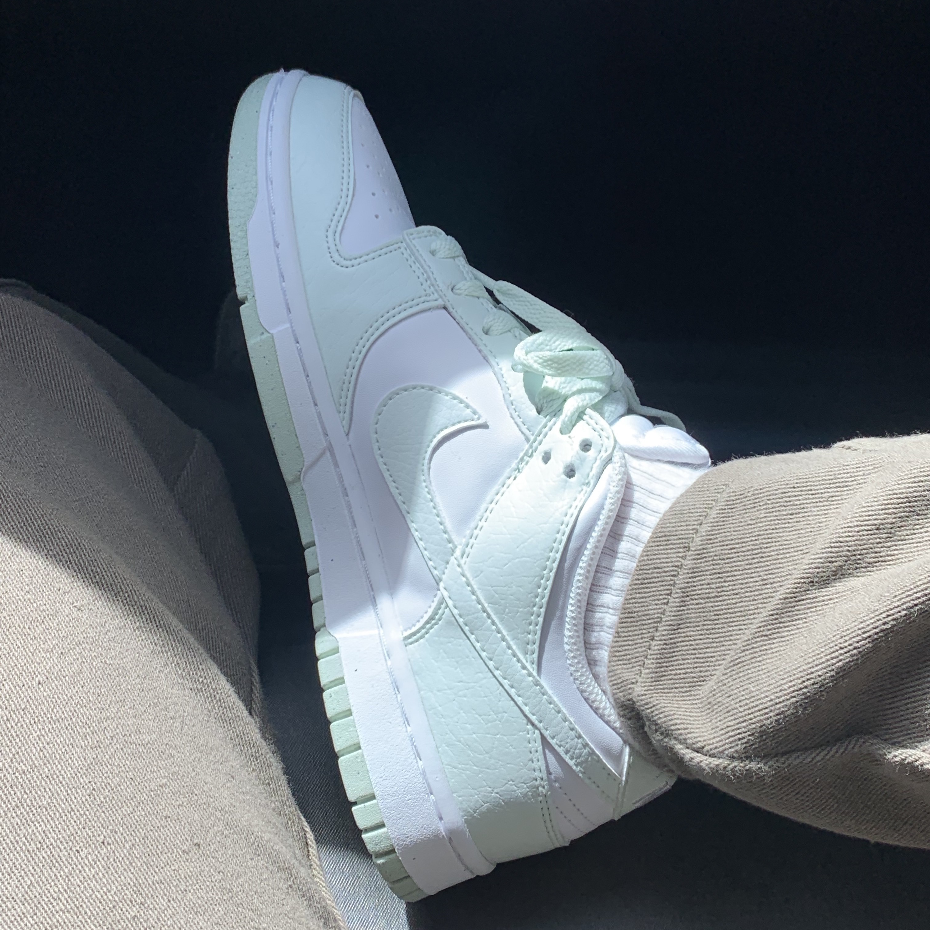 (W) Nike Dunk Low Next Nature Barely Green and White 착용 스타일