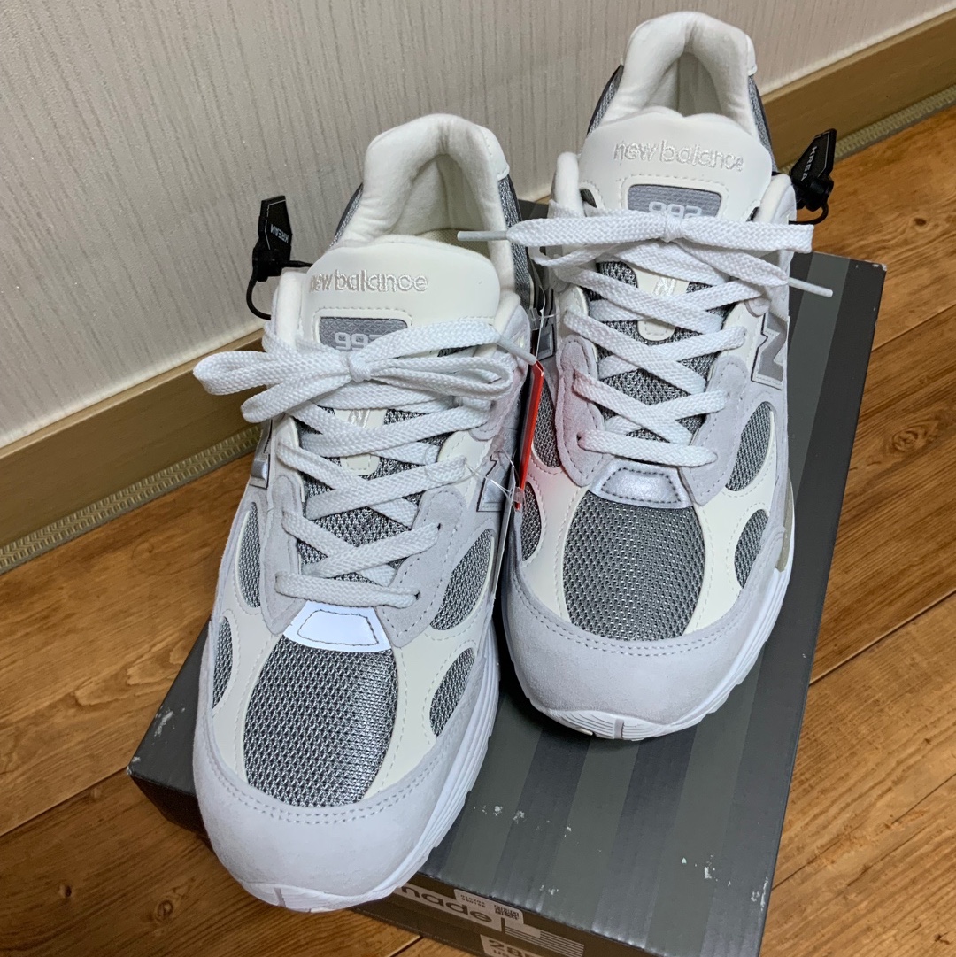 New Balance 992 Made in USA White Silver 착용 스타일 - 2
