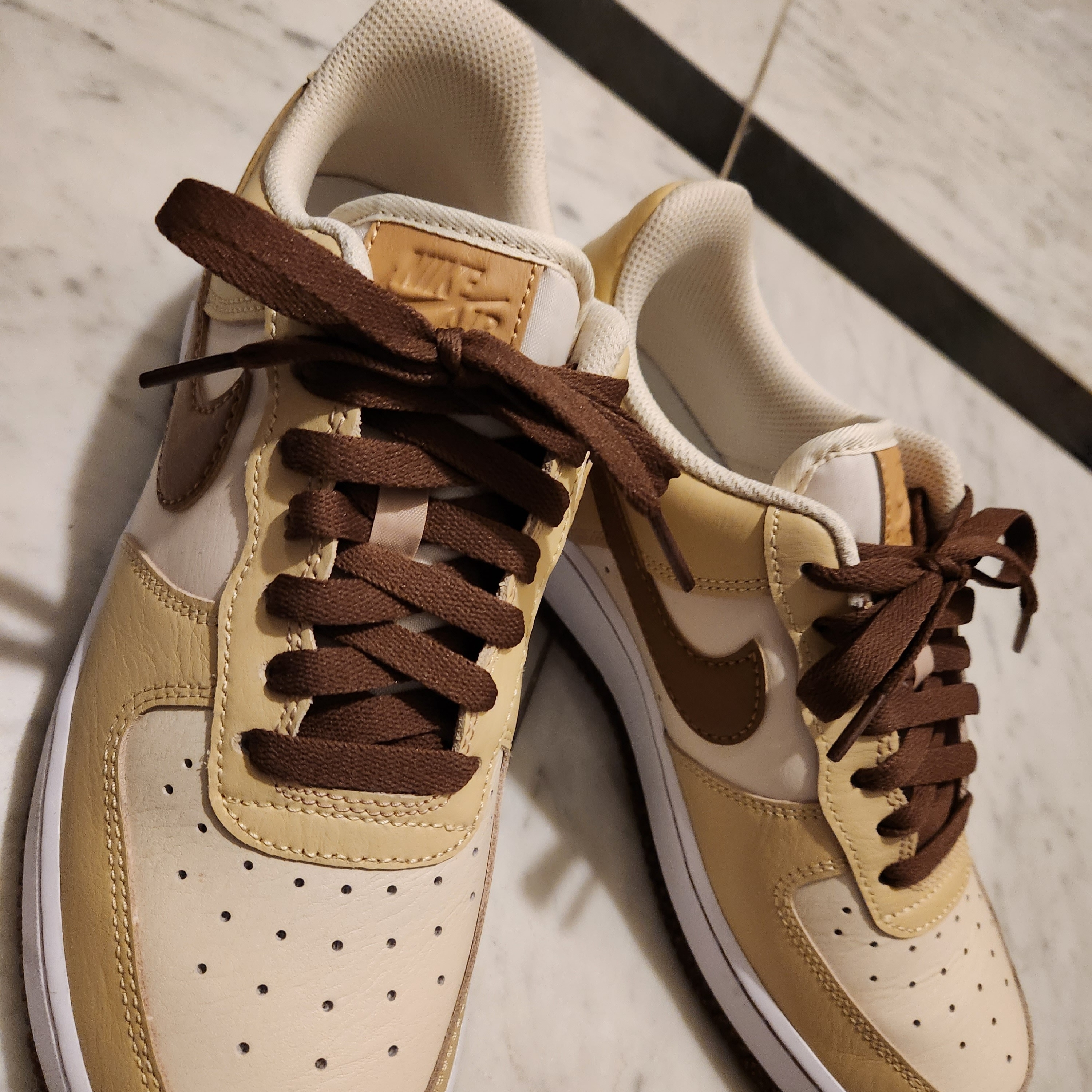 Nike Air Force 1 Low '07 LV8 Pearl White Sesame 착용 스타일 - 1