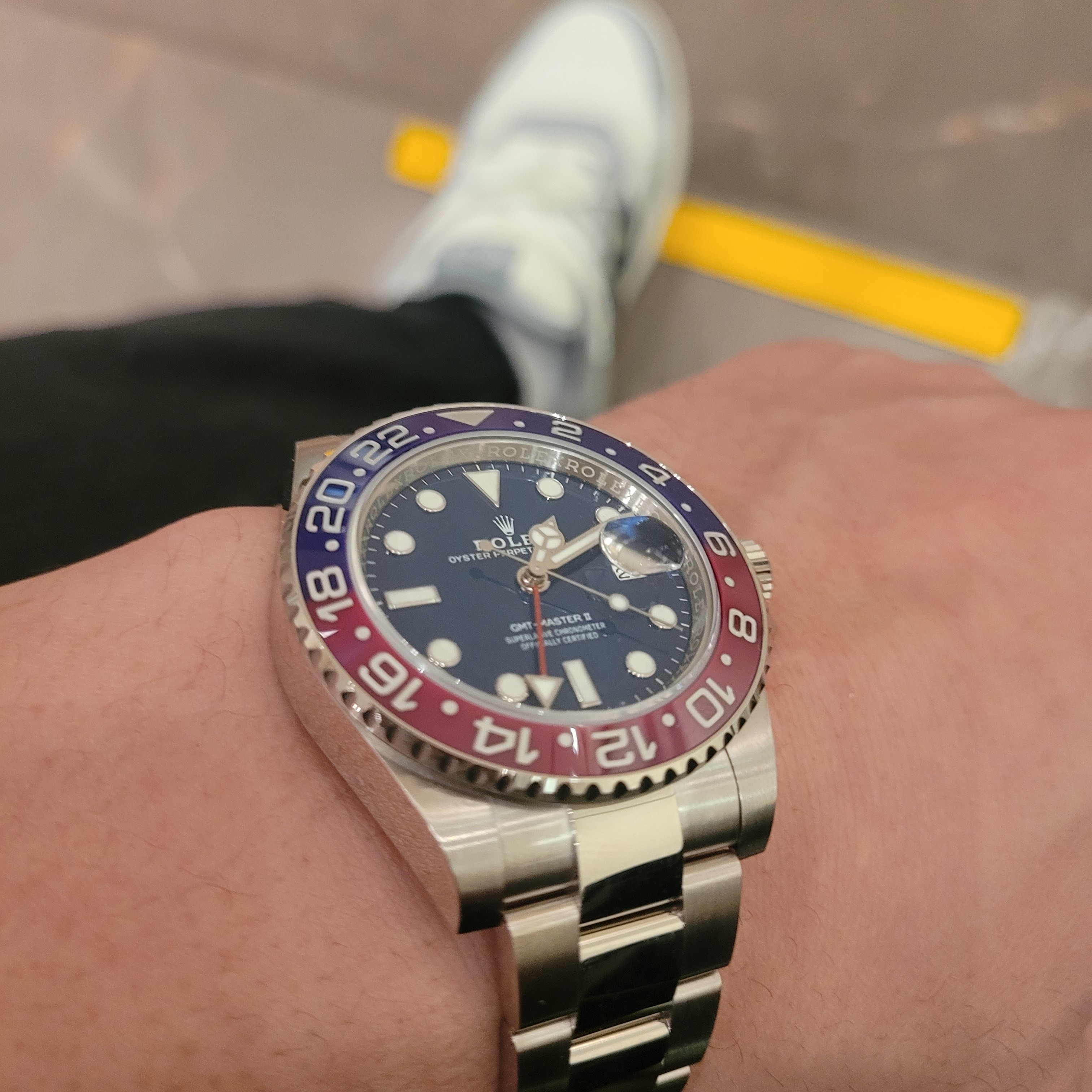 Rolex GMT-Master II 40mm 126719BLRO Midnight Blue Oyster, Dior B27 Low-Top Sneakers Gray 착용 스타일 - 2