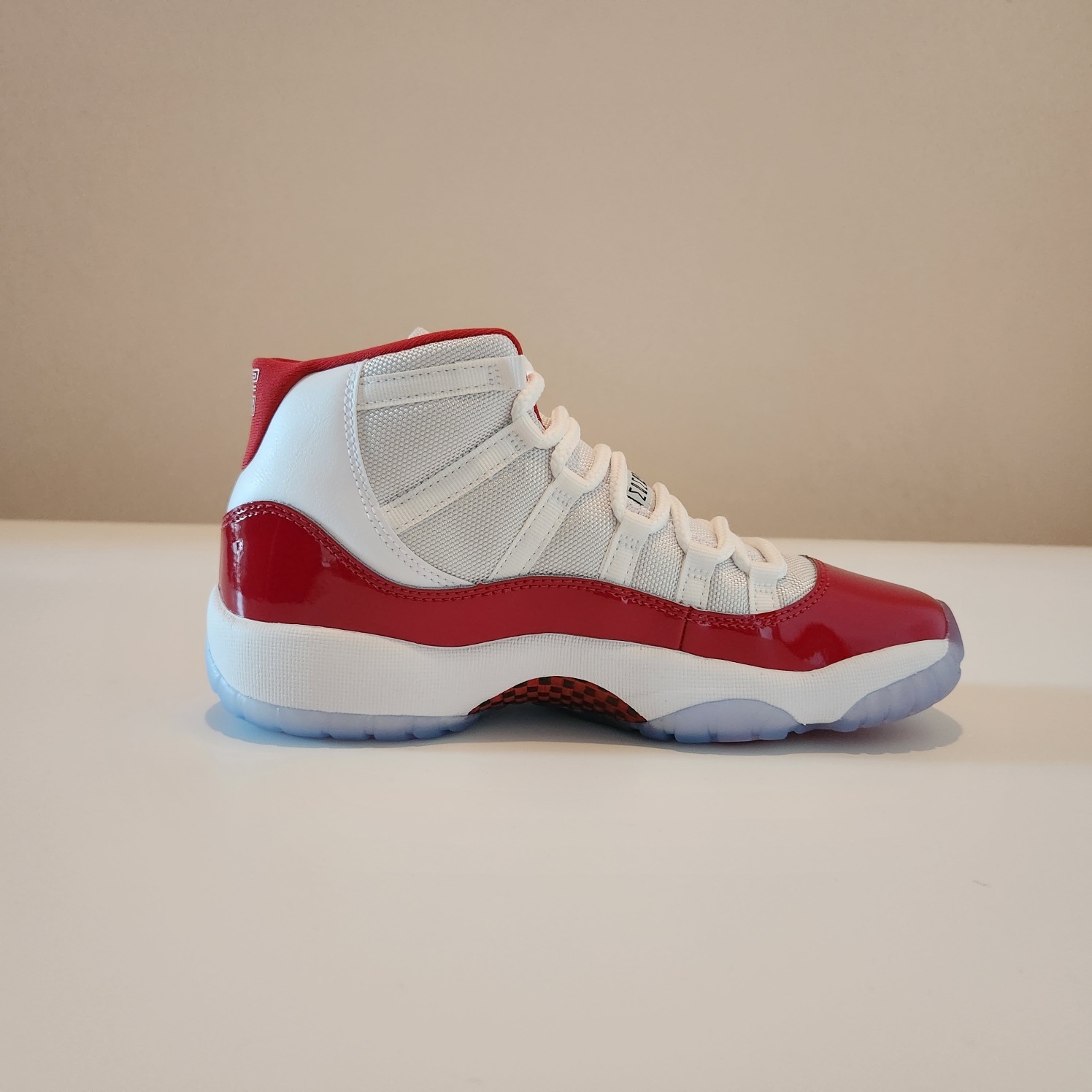 Jordan 11 Retro Varsity Red 착용 스타일 - 3