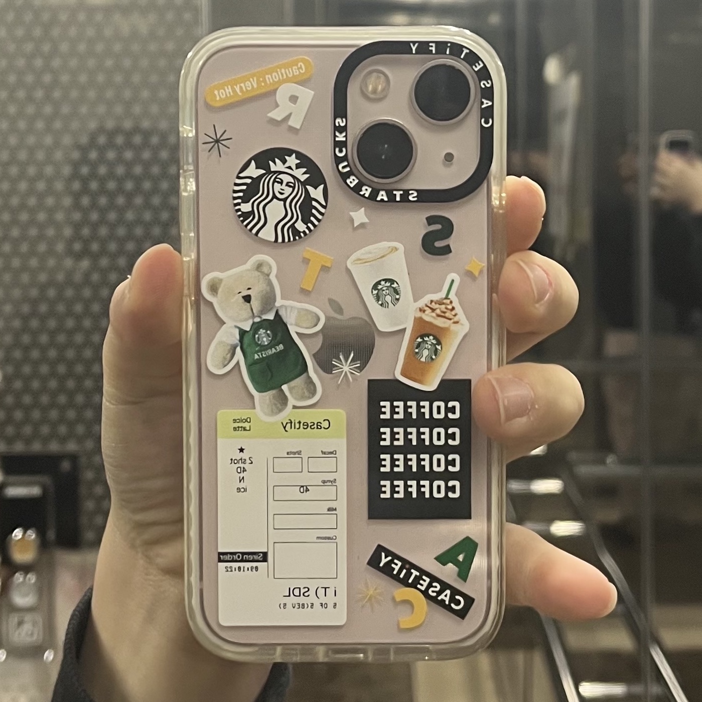 Casetify x Starbucks Icon Impact iPhone Case Clear 착용 스타일
