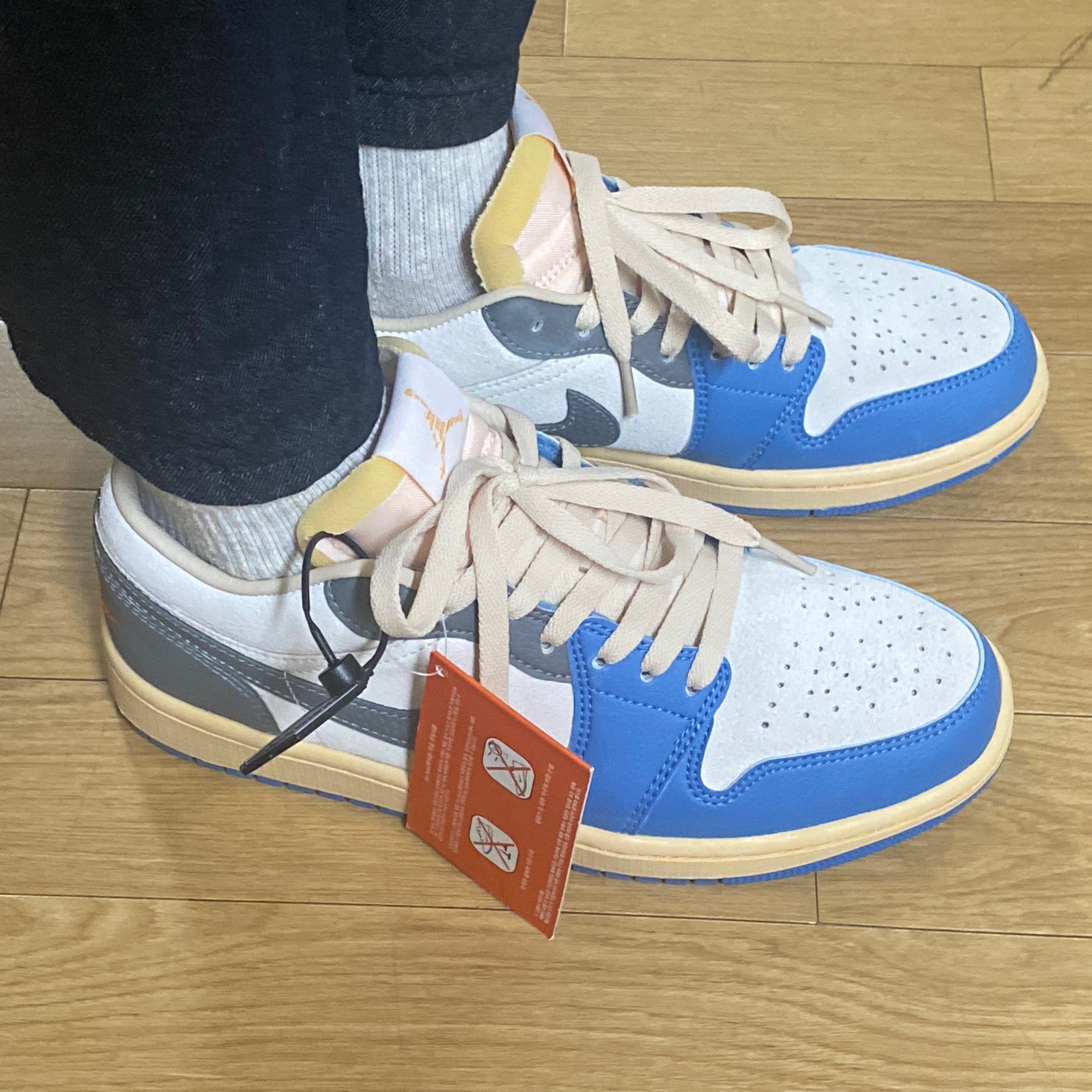 Jordan 1 Low SE Tokyo 96 착용 스타일 - 4