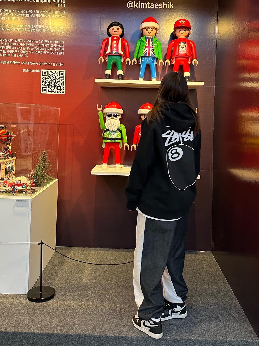 Stussy 8 Ball Hoodie Black - 21FW, Apple AirPods Max Lightning Silver (Korean Ver.) 착용 스타일 - 5