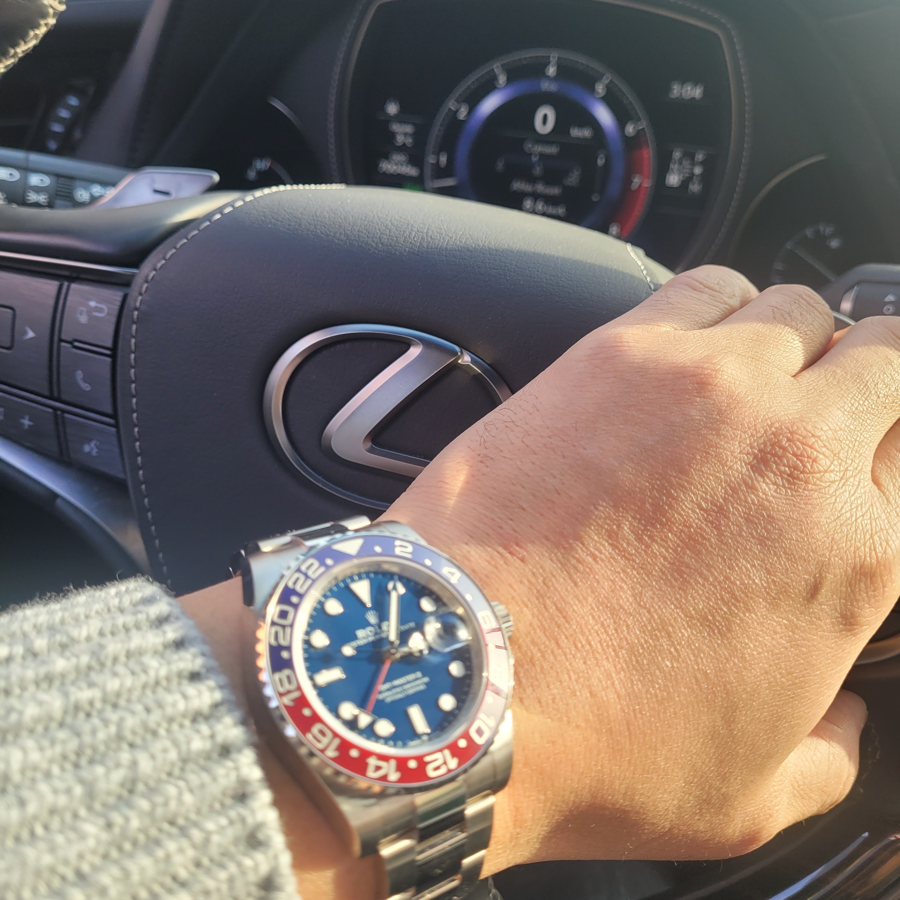 Rolex GMT-Master II 40mm 126719BLRO Midnight Blue Oyster, Dior B27 Low-Top Sneakers Gray 착용 스타일 - 1