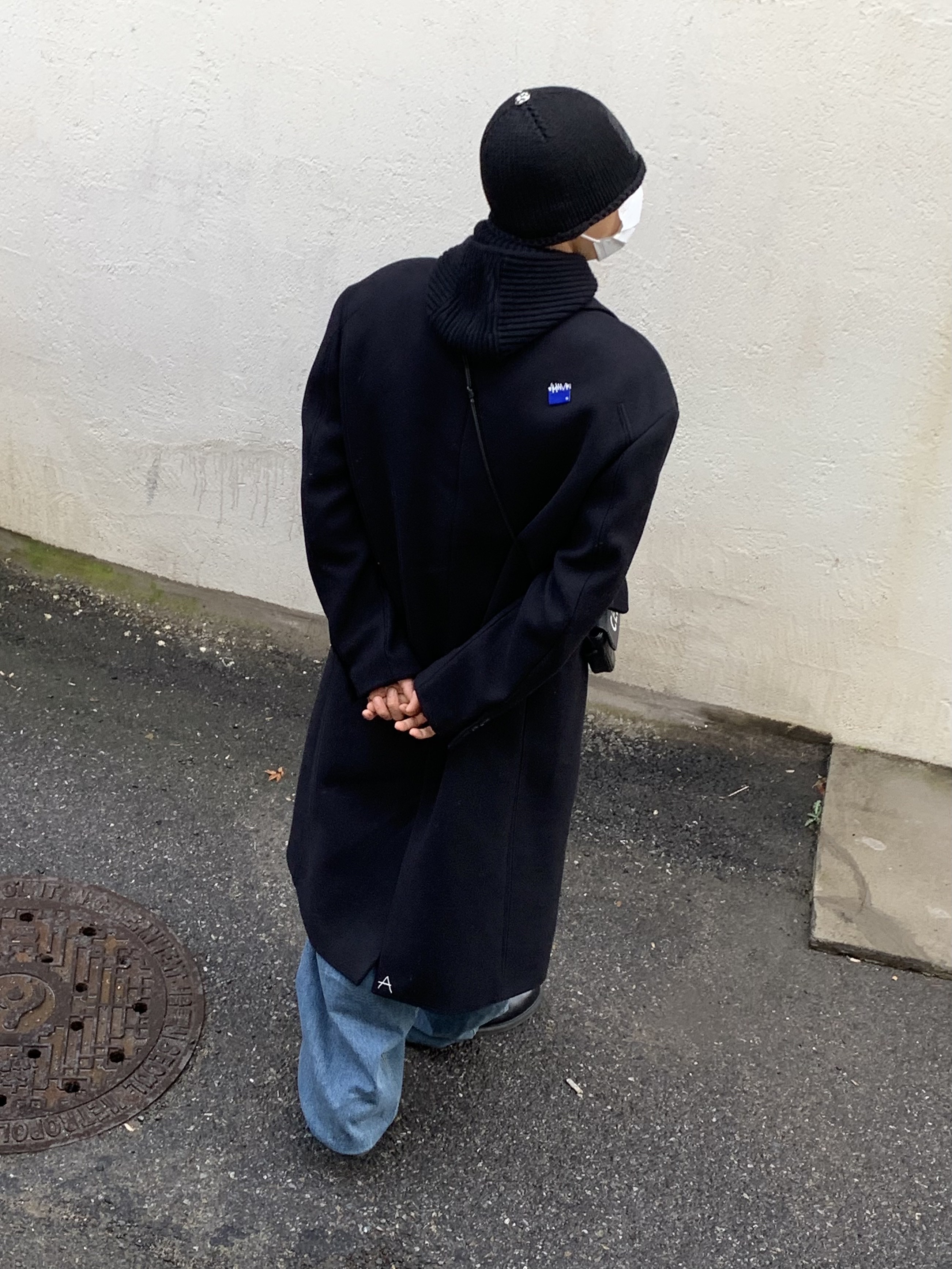 Zara x Ader Error Wool Blend Oversize Coat Black, Celine Triangle Bag in Smooth Calfskin with Celine Print Black 착용 스타일 - 2