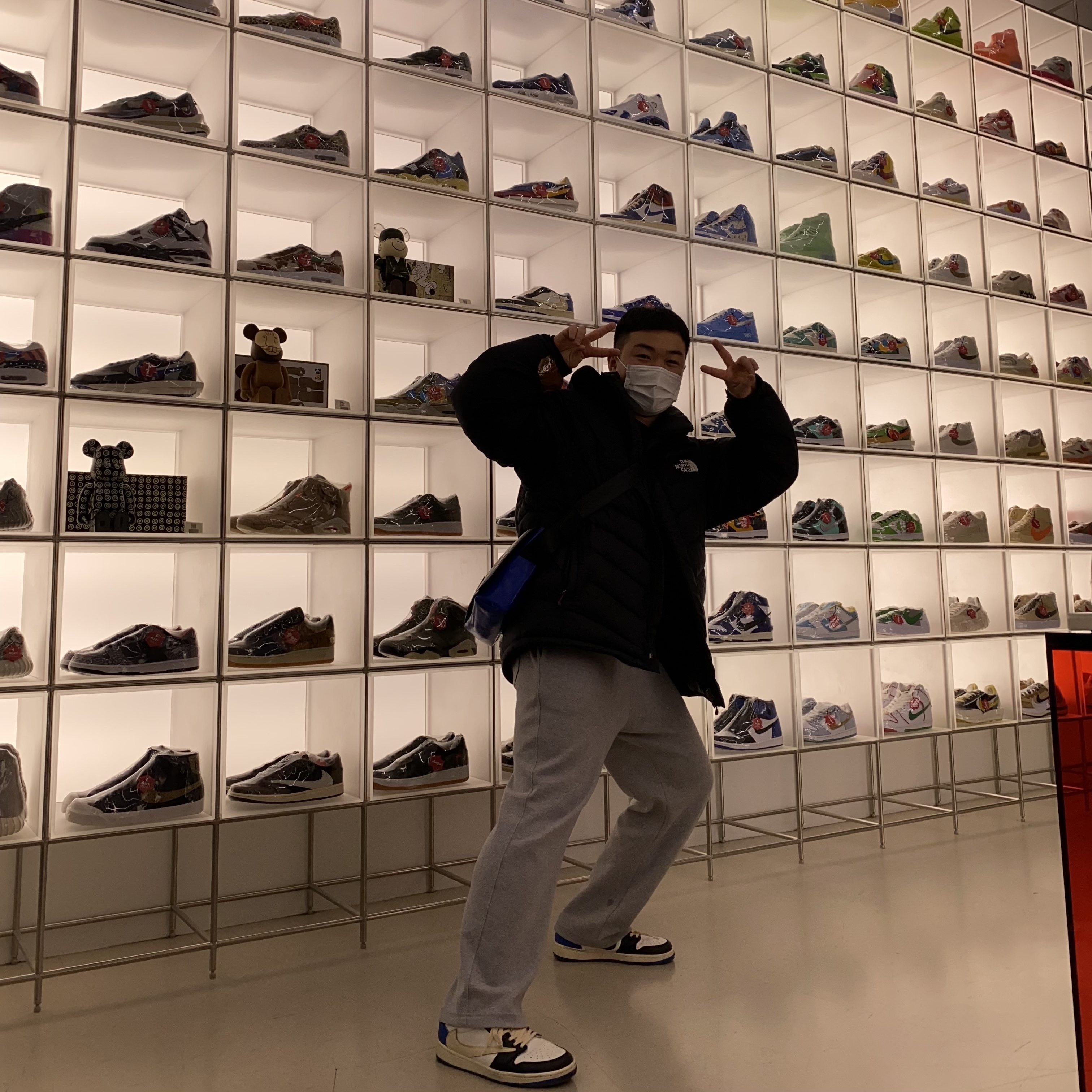 Jordan 1 x Travis Scott x Fragment Retro Low OG SP Military Blue 착용 스타일