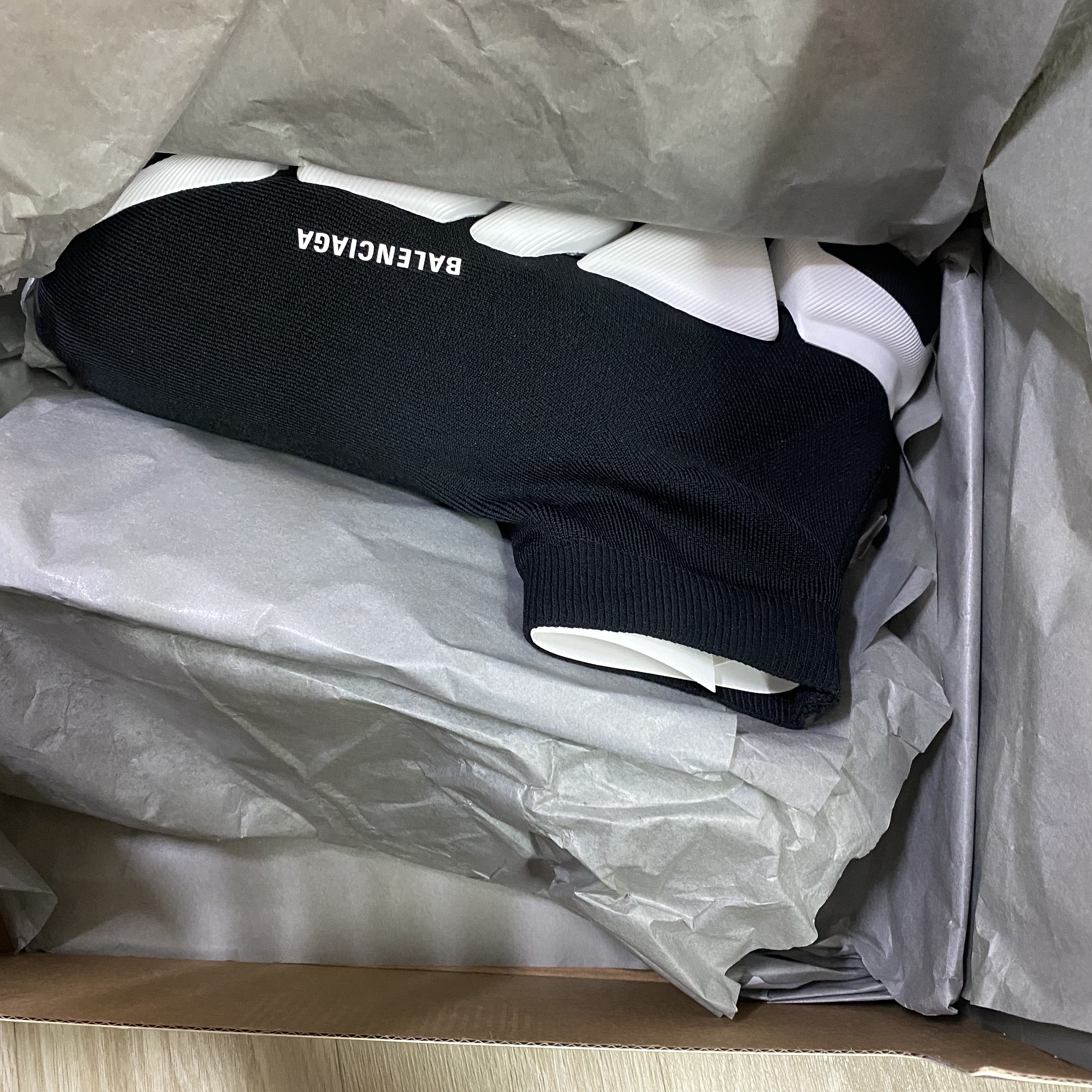Balenciaga Speed 2.0 Trainer Black Knit White Sole 2021 착용 스타일