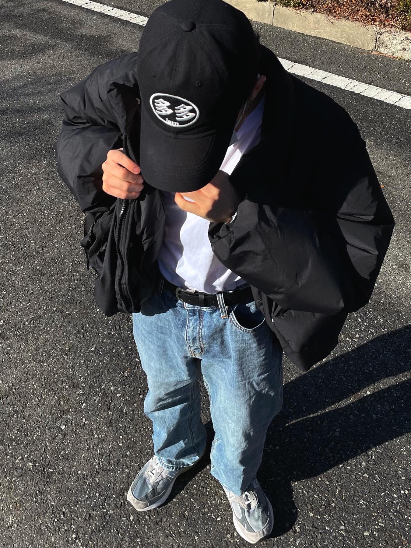 Dada Logo Cap Black White, New Balance 993 Made in USA Grey - D Standard 착용 스타일 - 4