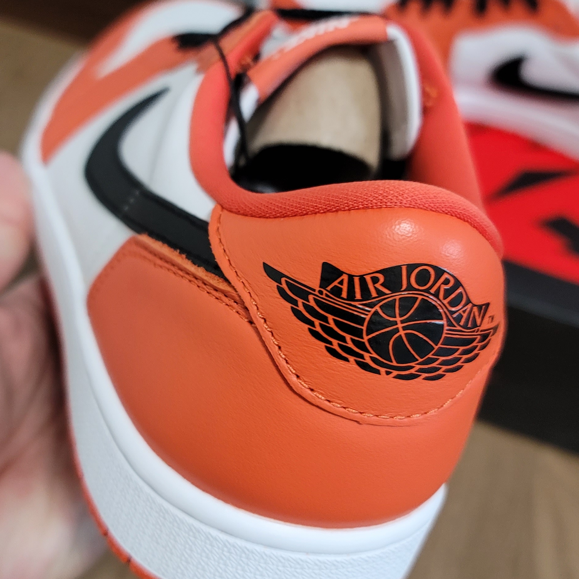 Jordan 1 Low OG Starfish 착용 스타일 - 2