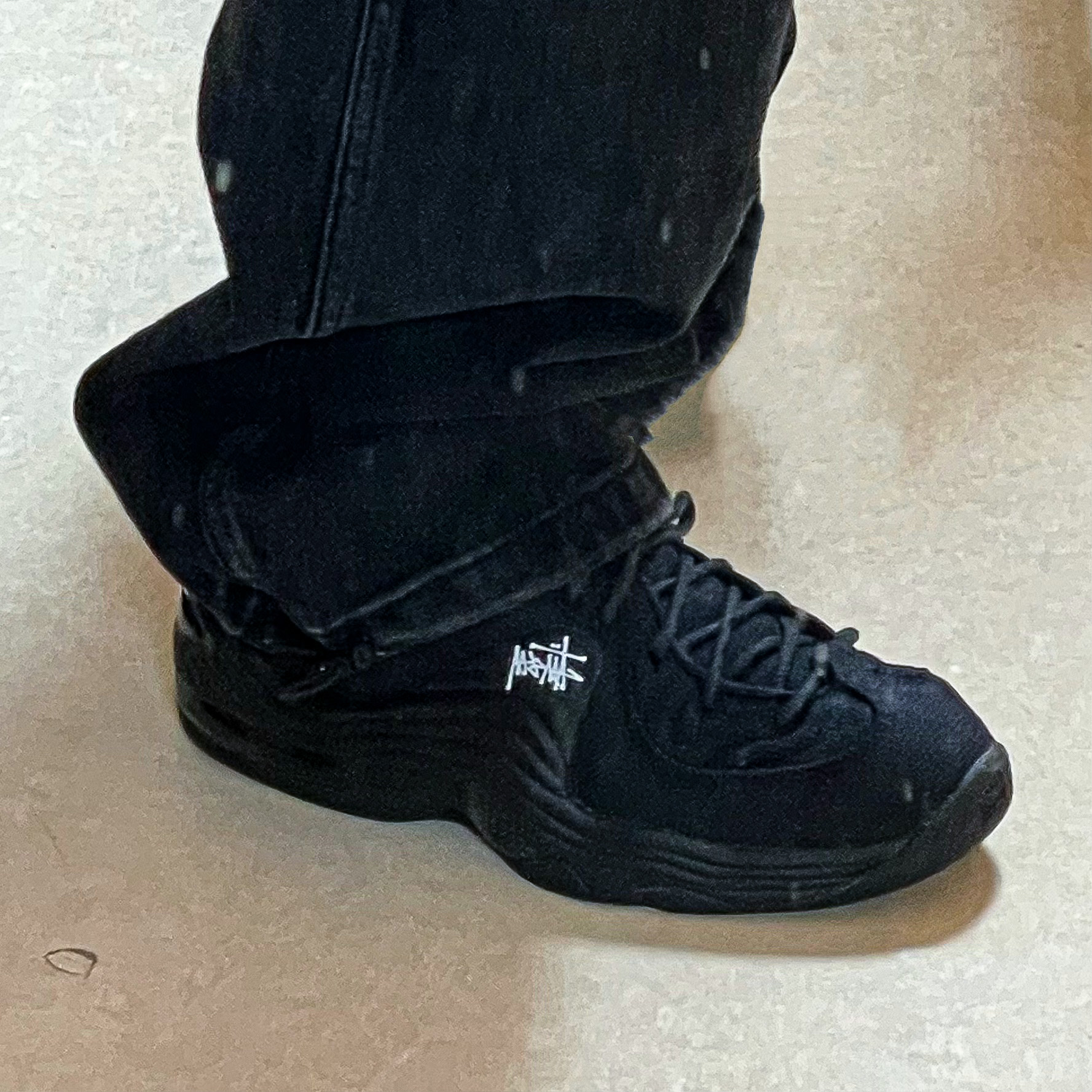 Nike x Stussy Air Penny II Black 착용 스타일 - 2