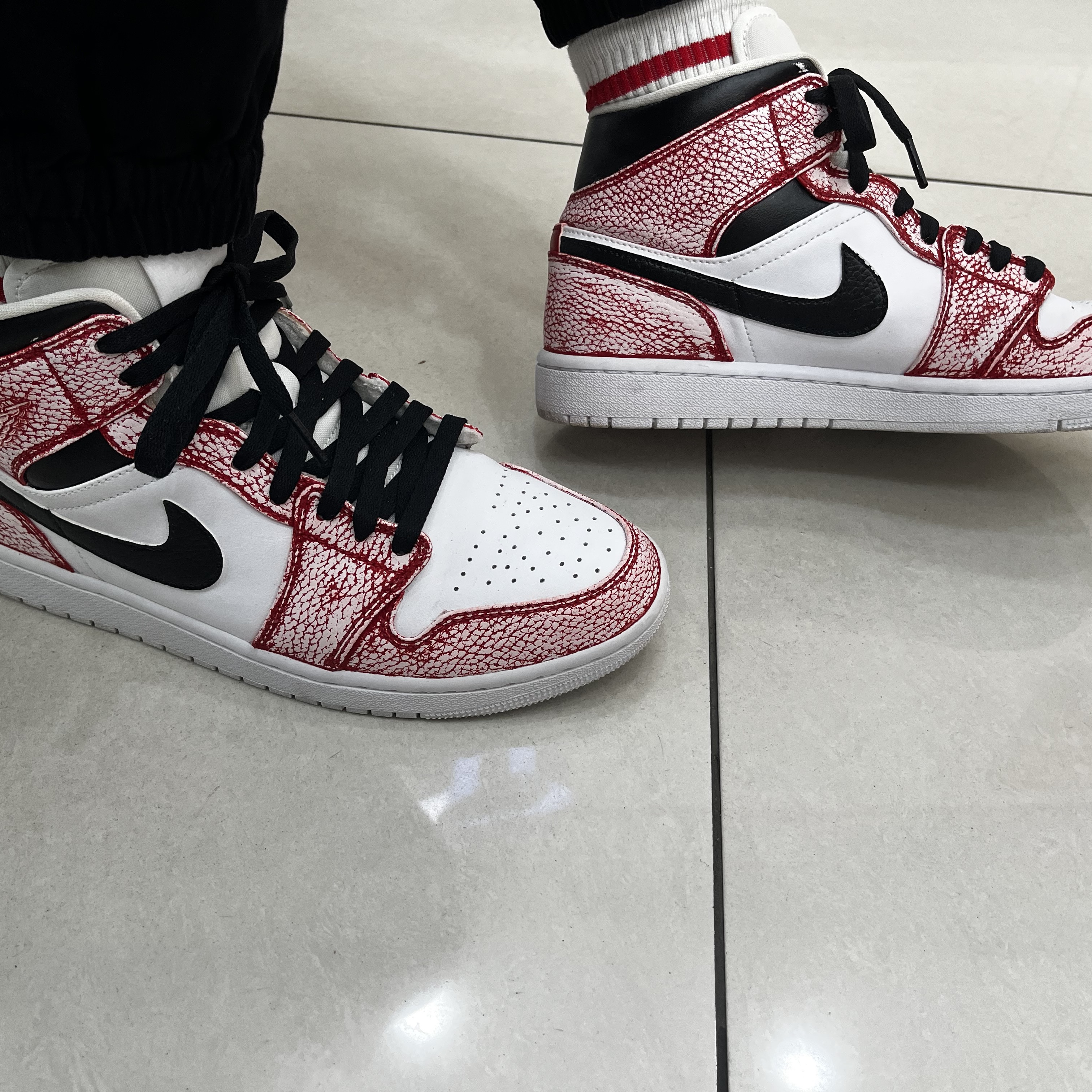 Jordan 1 Mid Triple White 착용 스타일 - 2