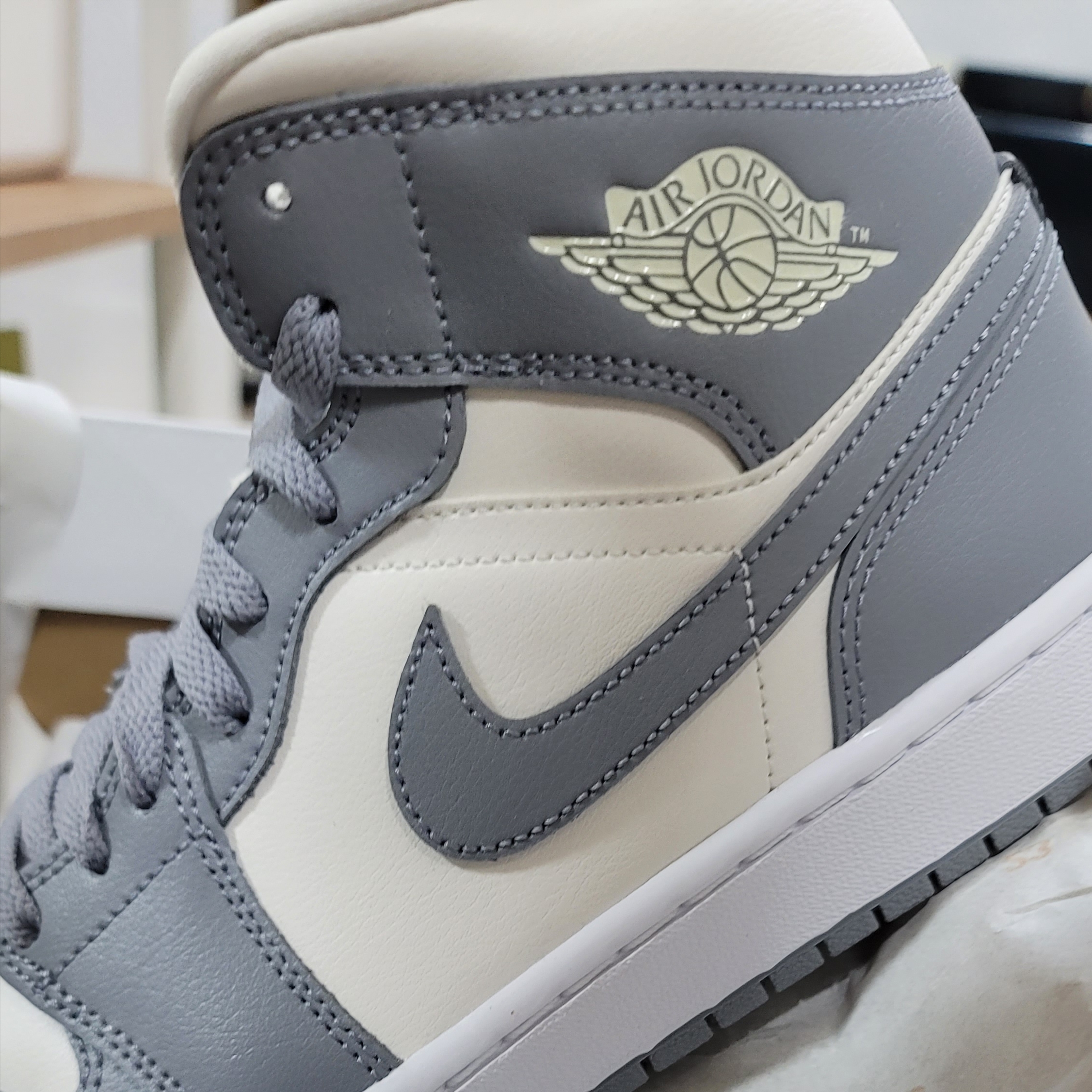 (W) Jordan 1 Mid Sail Stealth 착용 스타일