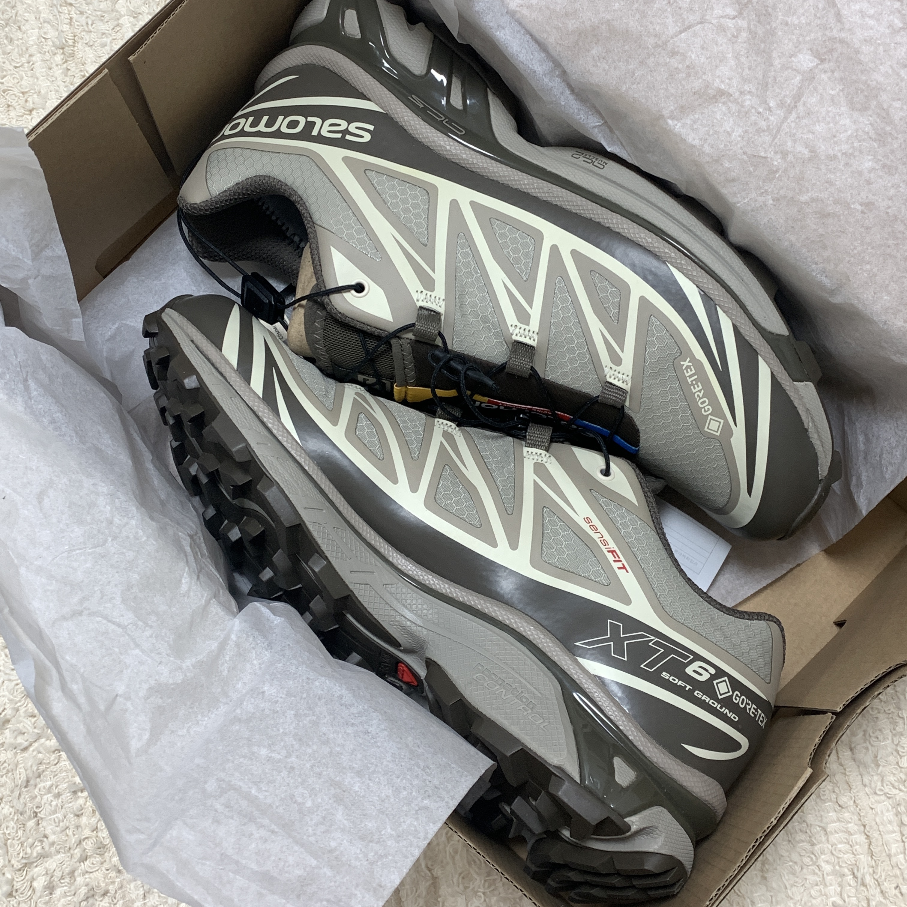 Salomon XT-6 Gore-Tex Vintage Khaki 착용 스타일