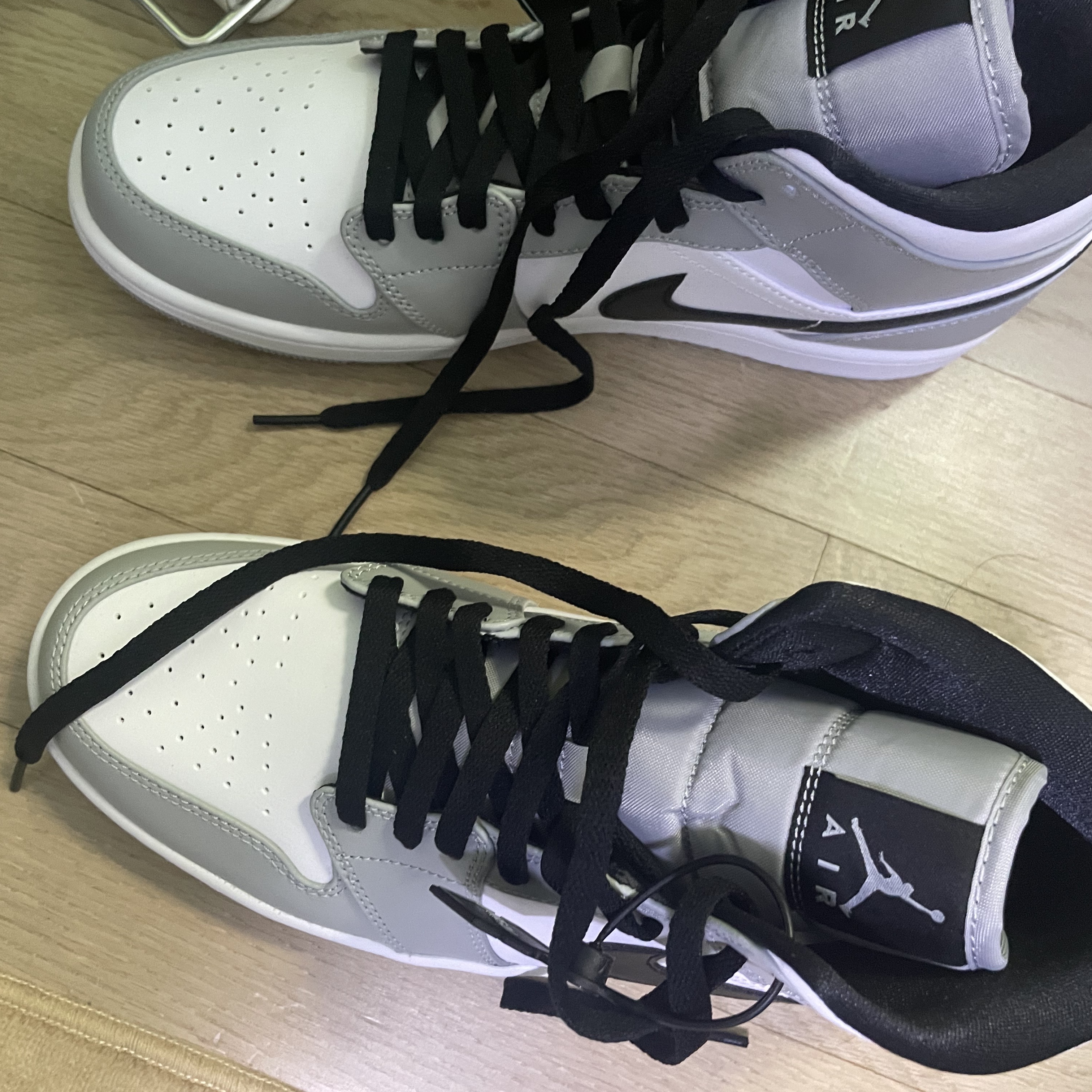 (W) Jordan 1 Mid Grey Fog 착용 스타일