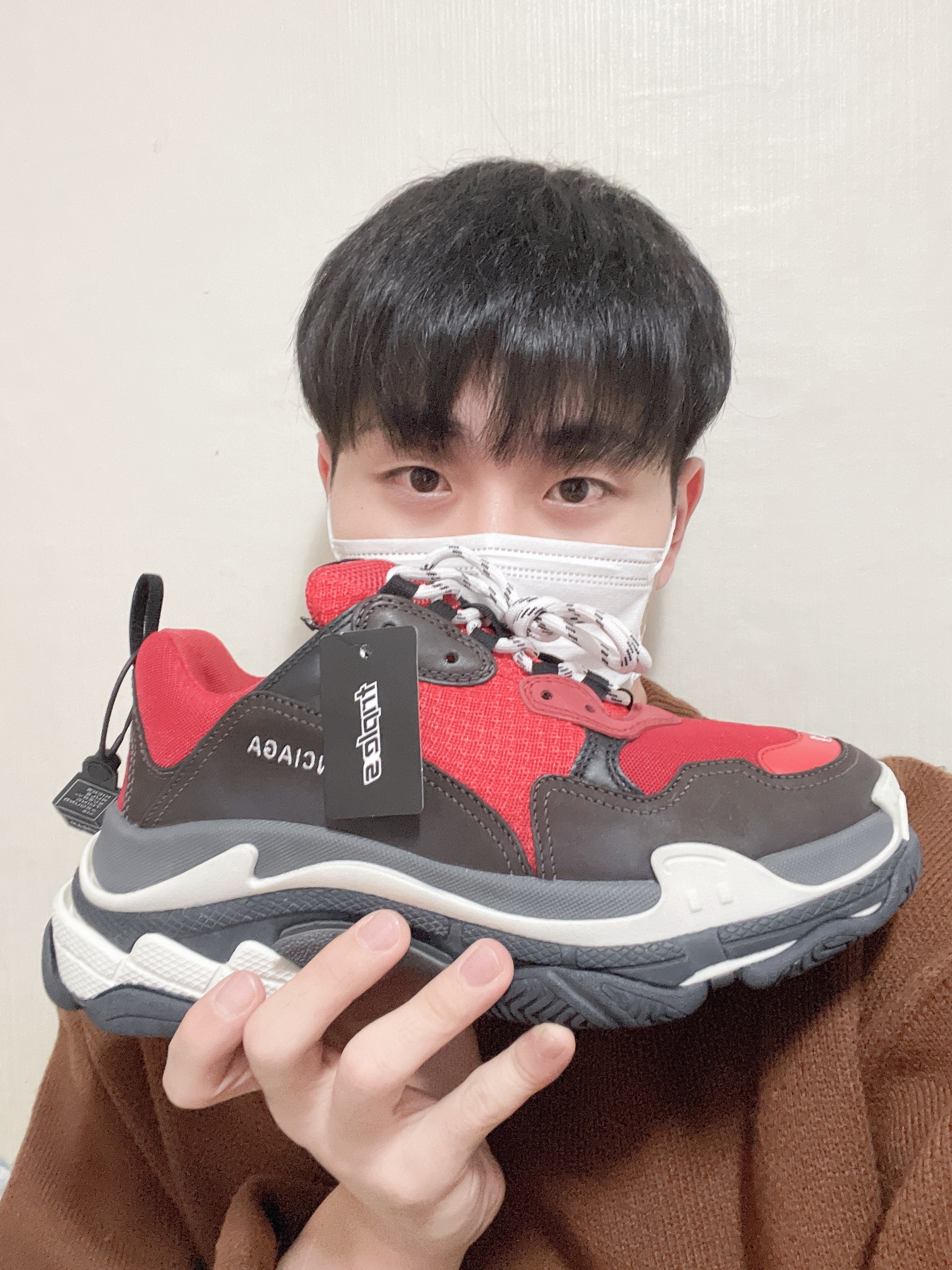 Balenciaga Triple S Red Black 2018, Nike Big Swoosh Full Zip Jacket Black Chili Red 착용 스타일 - 1