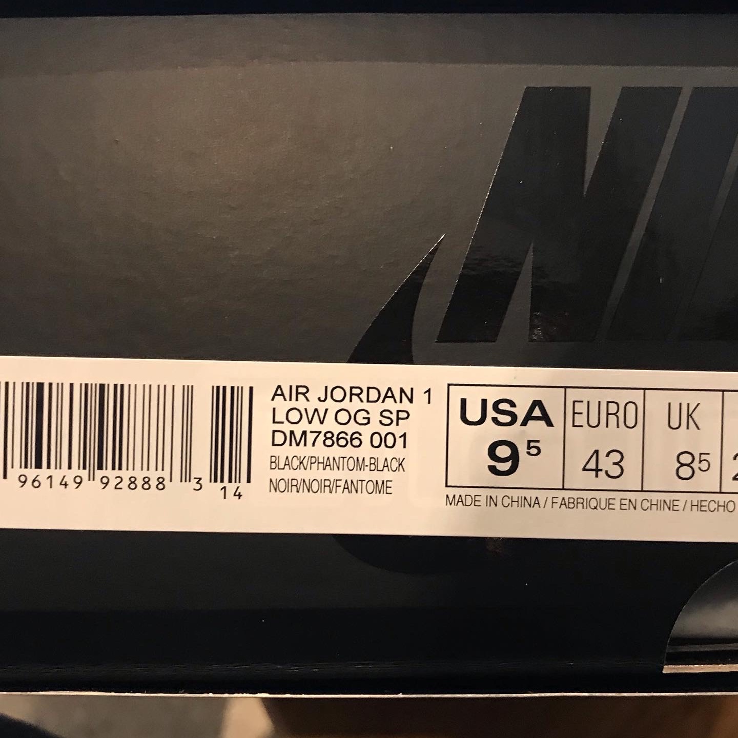 Jordan 1 x Travis Scott Retro Low OG SP Black Phantom 착용 스타일 - 2
