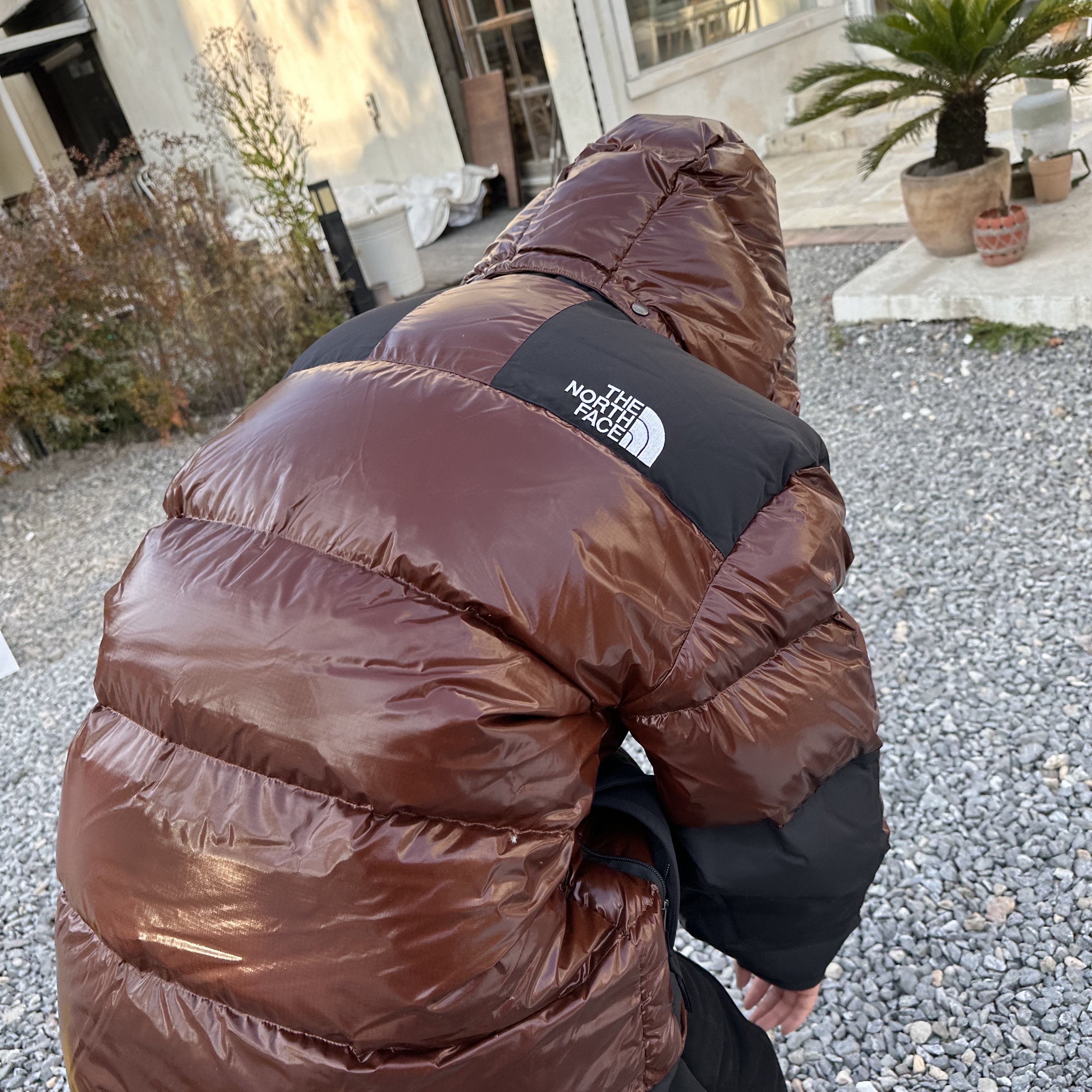Supreme x The North Face 700-Fill Down Parka Brown - 22FW, Jordan 1 x Travis Scott Retro High OG SP Mocha 착용 스타일 - 2