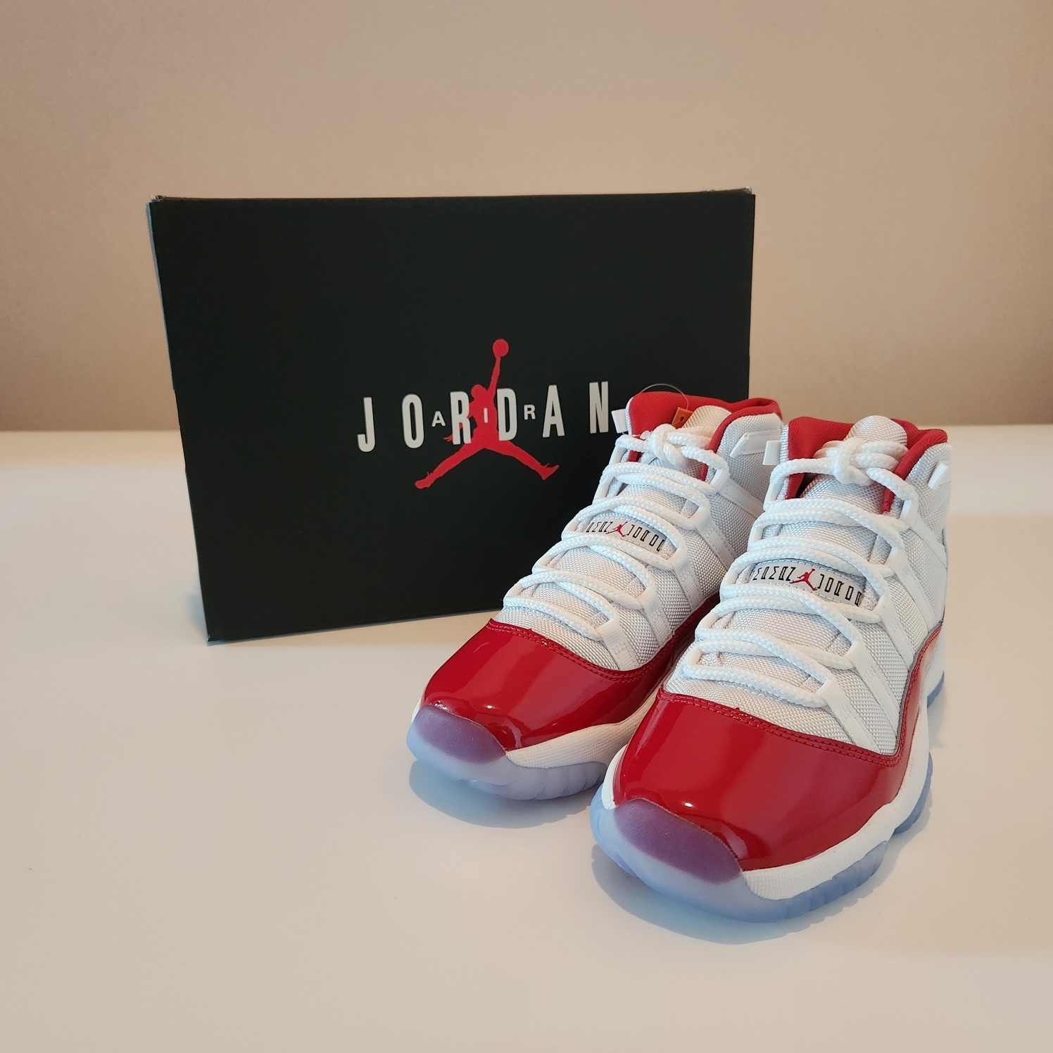 Jordan 11 Retro Varsity Red 착용 스타일 - 1