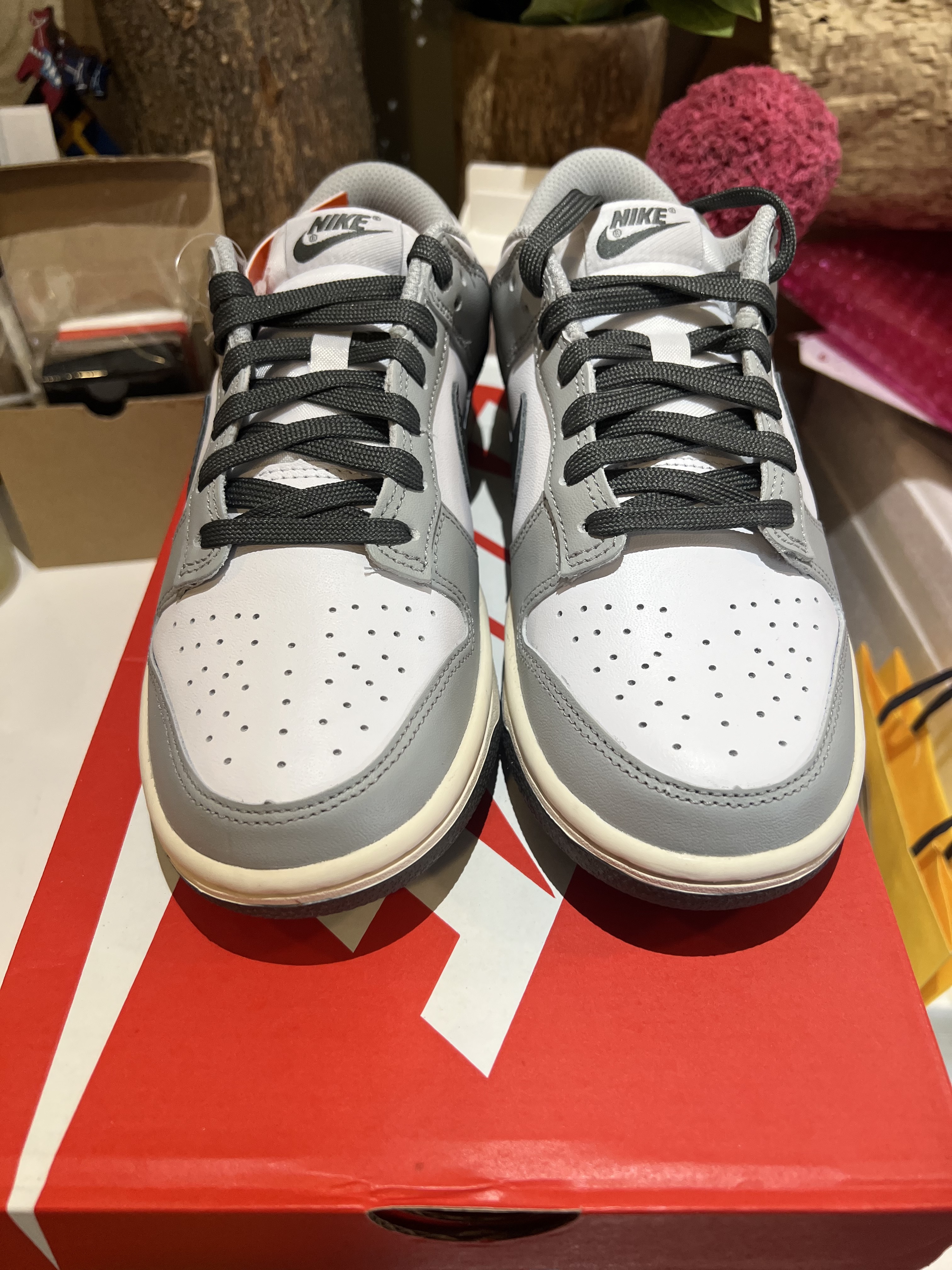 (W) Nike Dunk Low Light Smoke Grey 착용 스타일 - 4