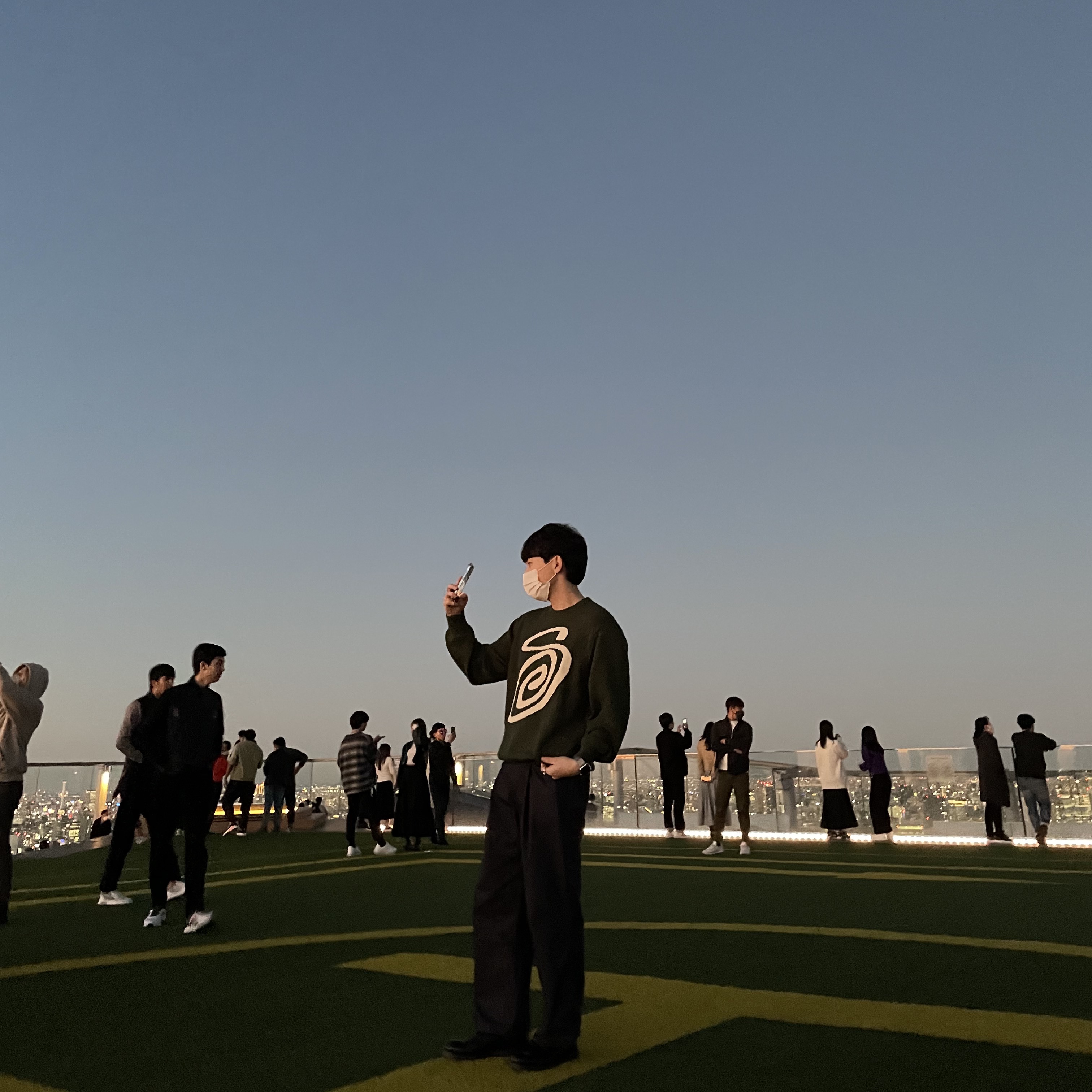 Stussy Curly S Sweater Green 착용 스타일