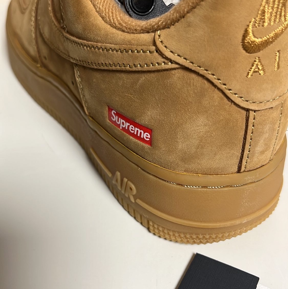 Nike x Supreme Air Force 1 Low Flax 착용 스타일 - 2