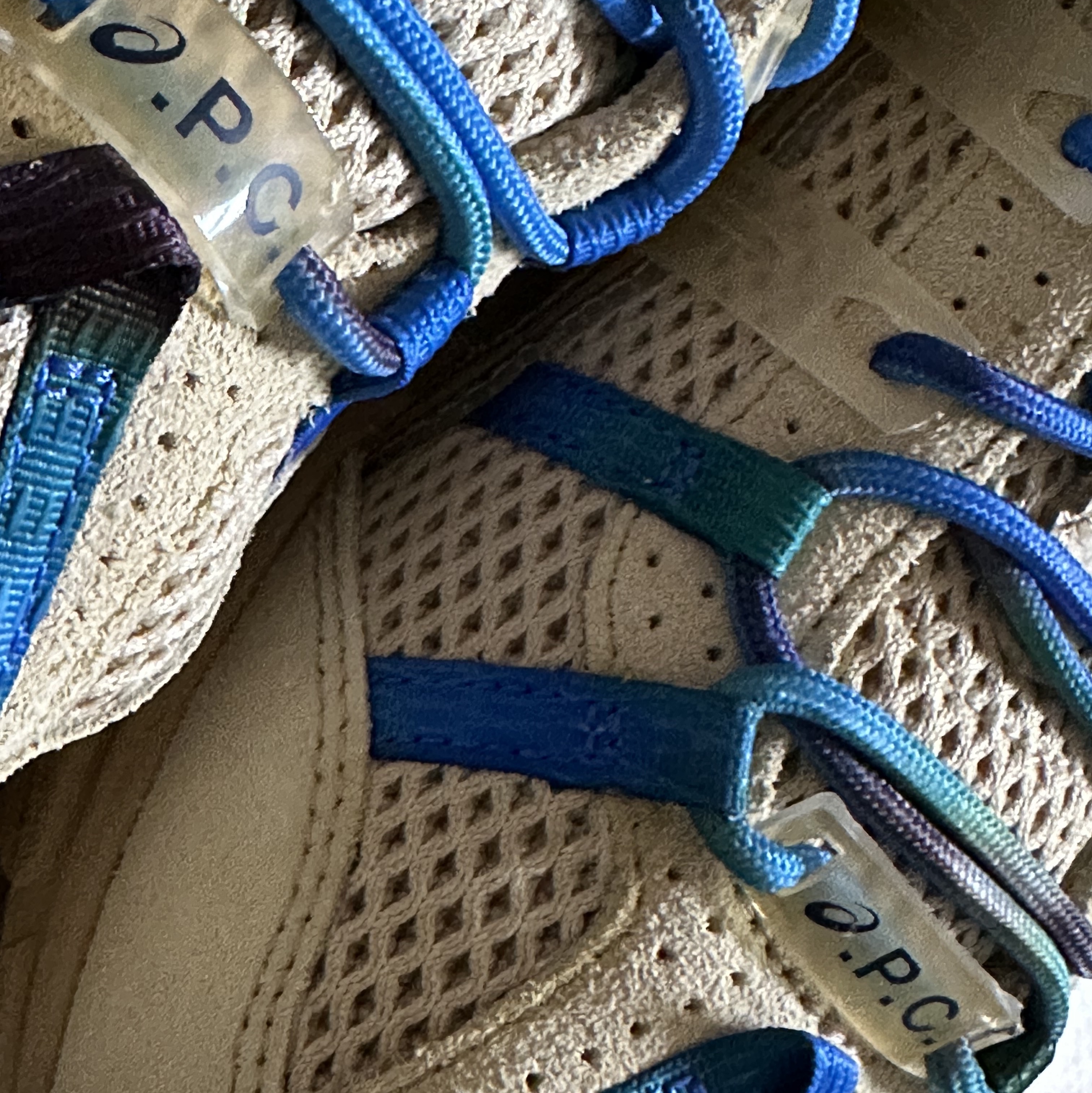 Asics x A.P.C. Gel-Sonoma 15-50 Beige 착용 스타일 - 2