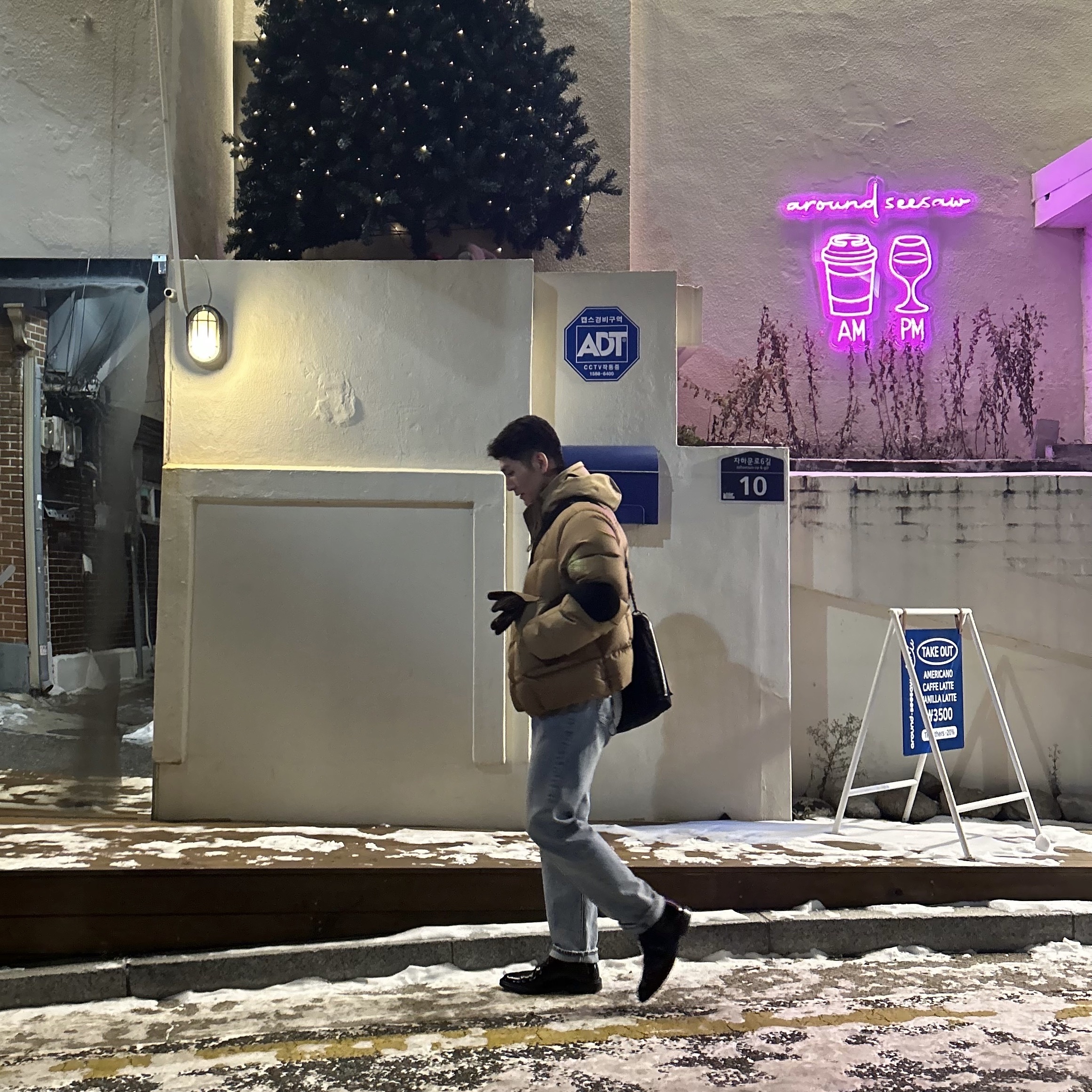 Ten C Tempest Combo Down Jacket Almond, Porter Tanker 2Way Briefcase Black 착용 스타일 - 2