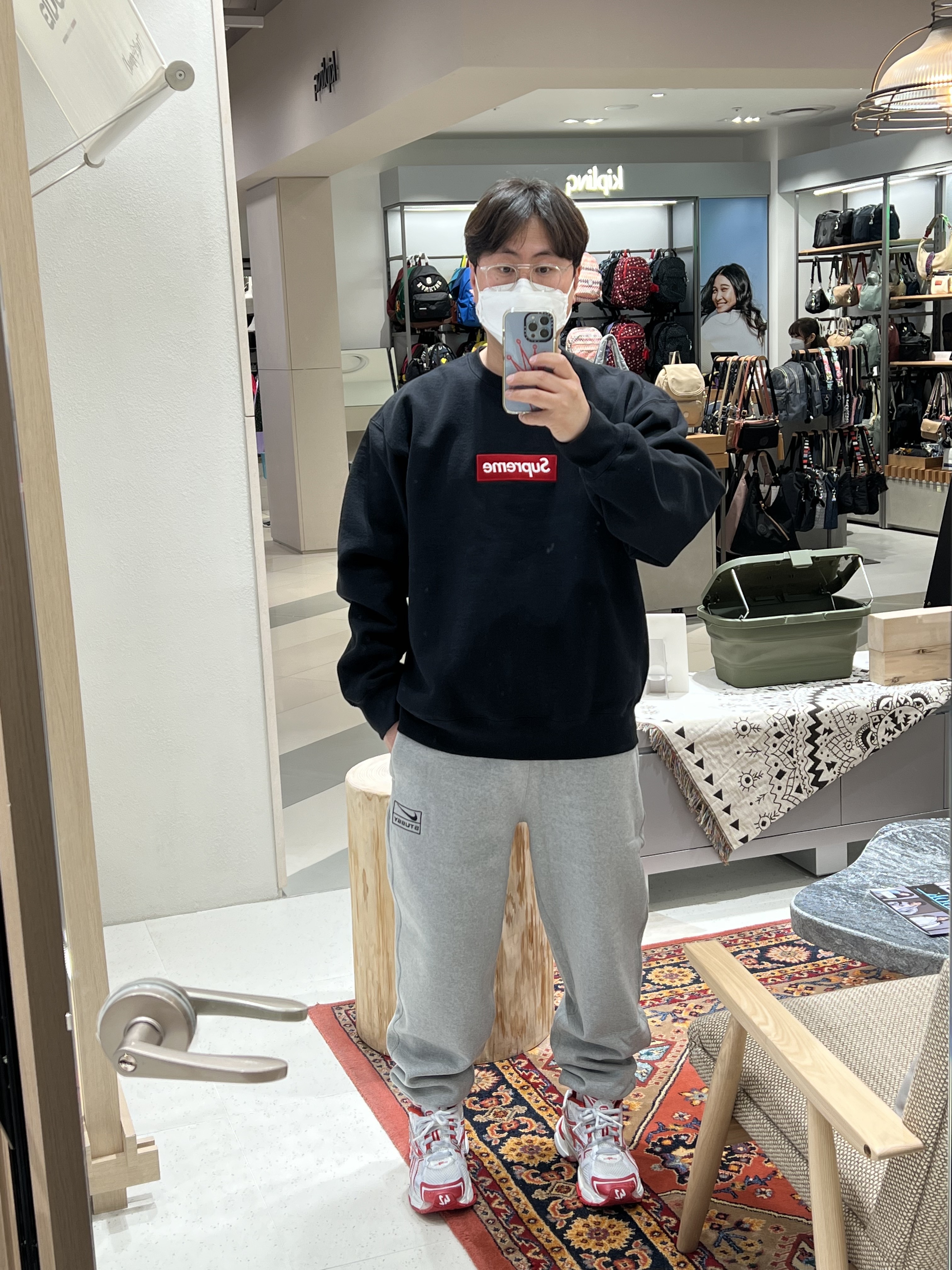 Supreme Box Logo Crewneck Black - 22FW 착용 스타일