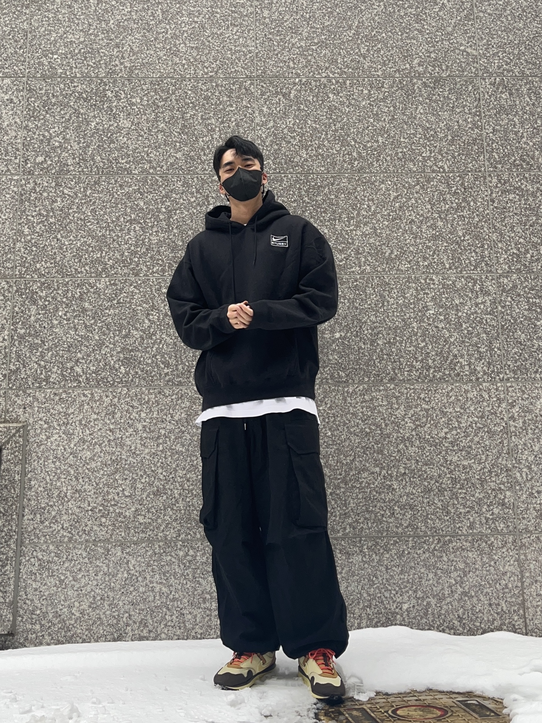 Nike x Stussy NRG RA Washed Pullover Hoodie Black (DN4028-010), Nike x Travis Scott Air Max 1 Cact.us Brown 착용 스타일 - 3