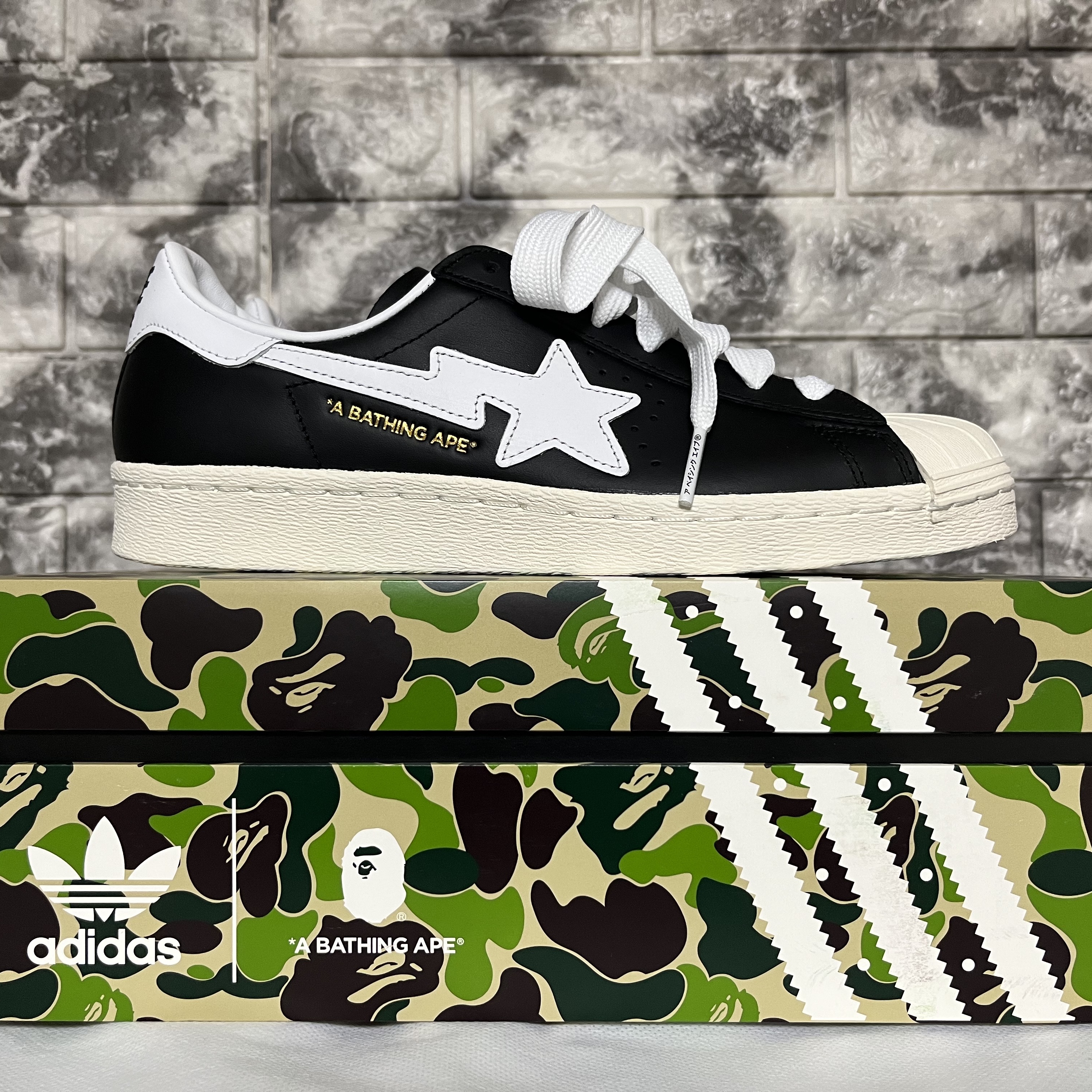 Adidas x BAPE Superstar 80s Core Black Off White 착용 스타일