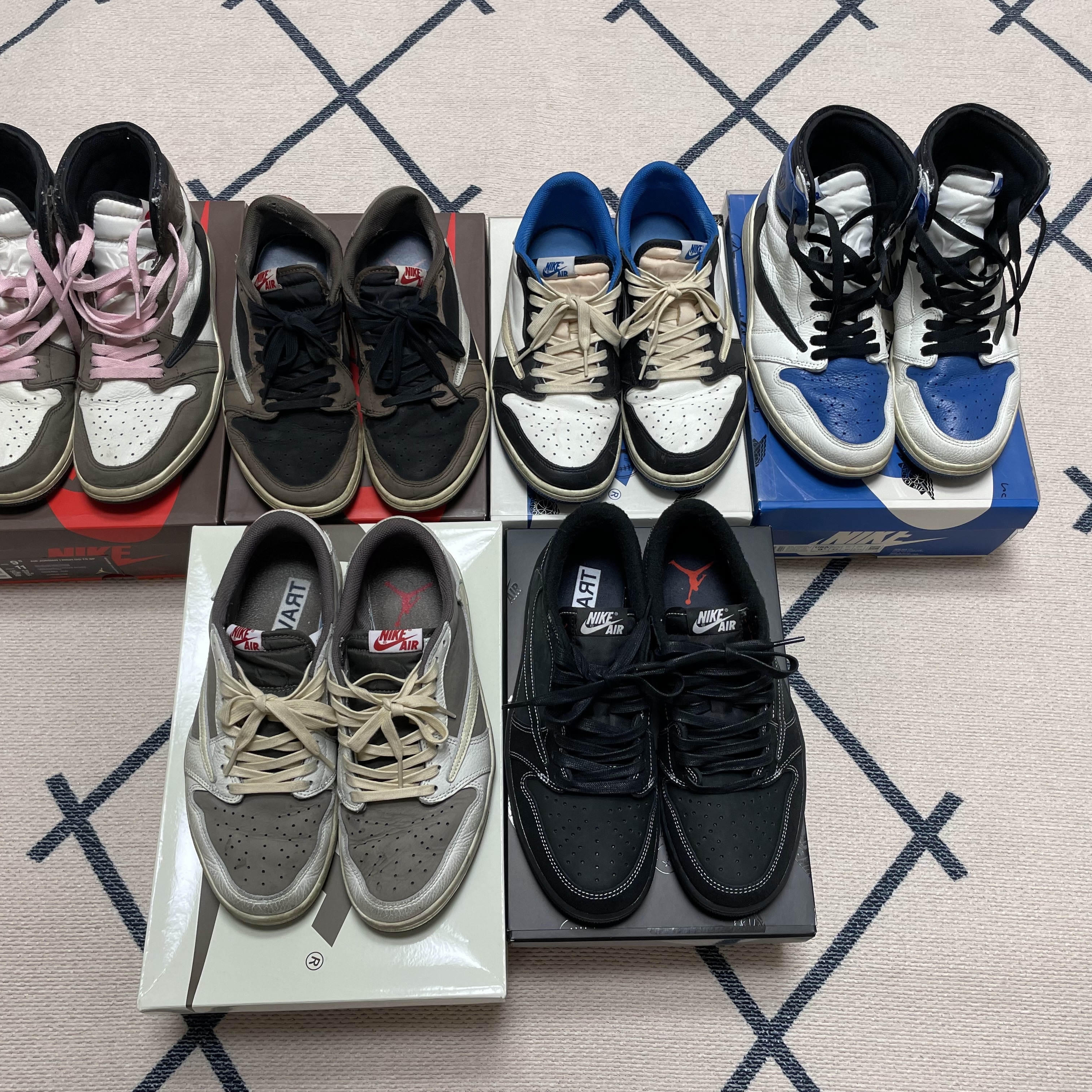 Jordan 1 x Travis Scott x Fragment Retro Low OG SP Military Blue, Jordan 1 x Travis Scott Retro Low OG SP Black Phantom 착용 스타일 - 1