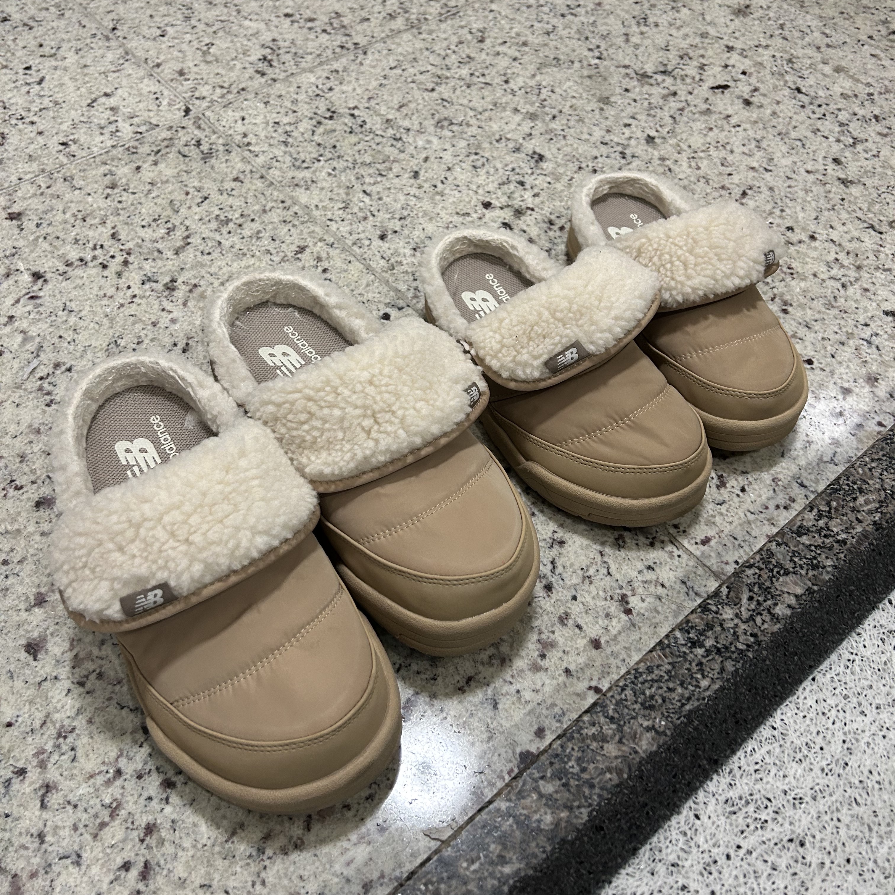 New Balance Puflee Beige 착용 스타일