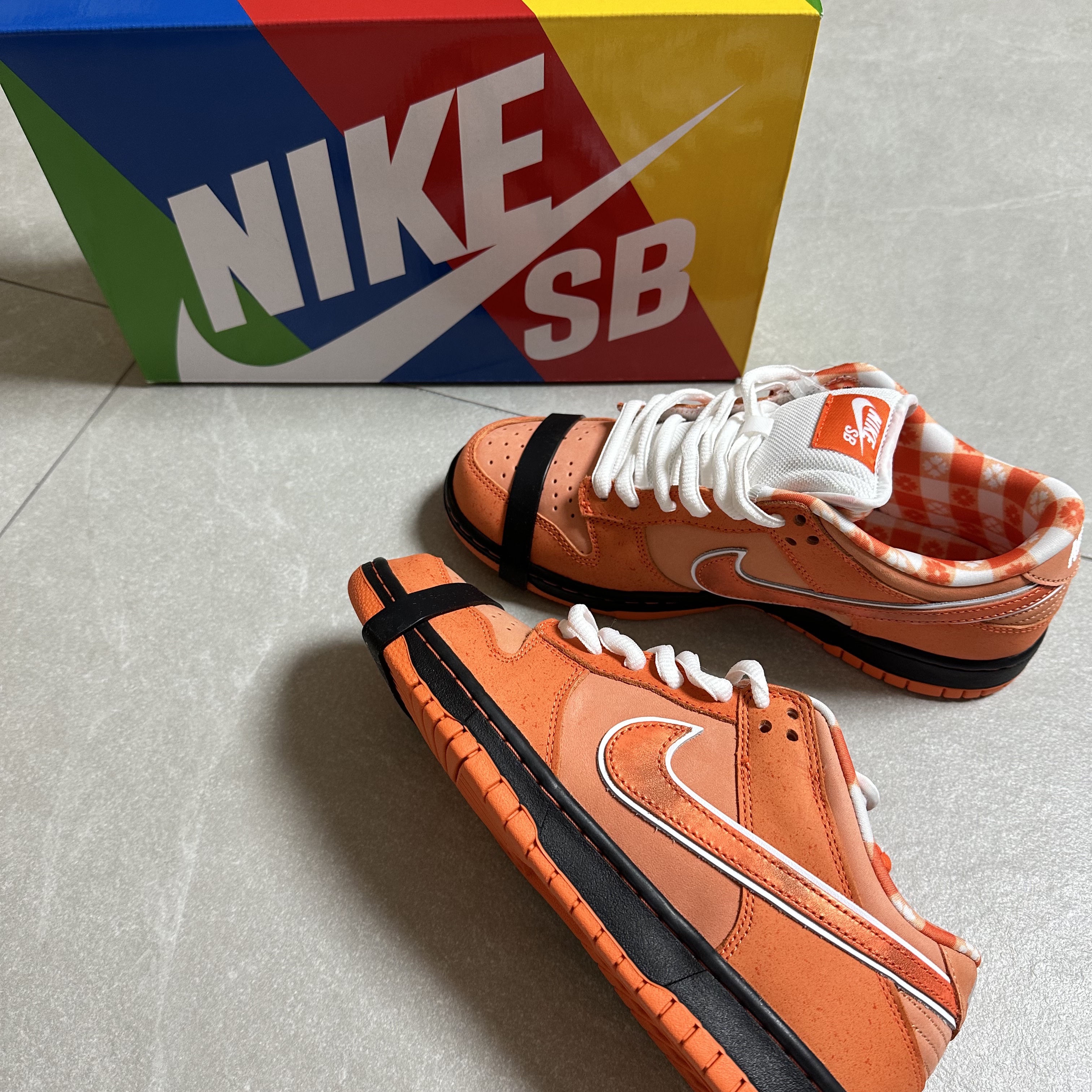 Nike x Concepts SB Dunk Low Orange Lobster (Regular Box) 착용 스타일