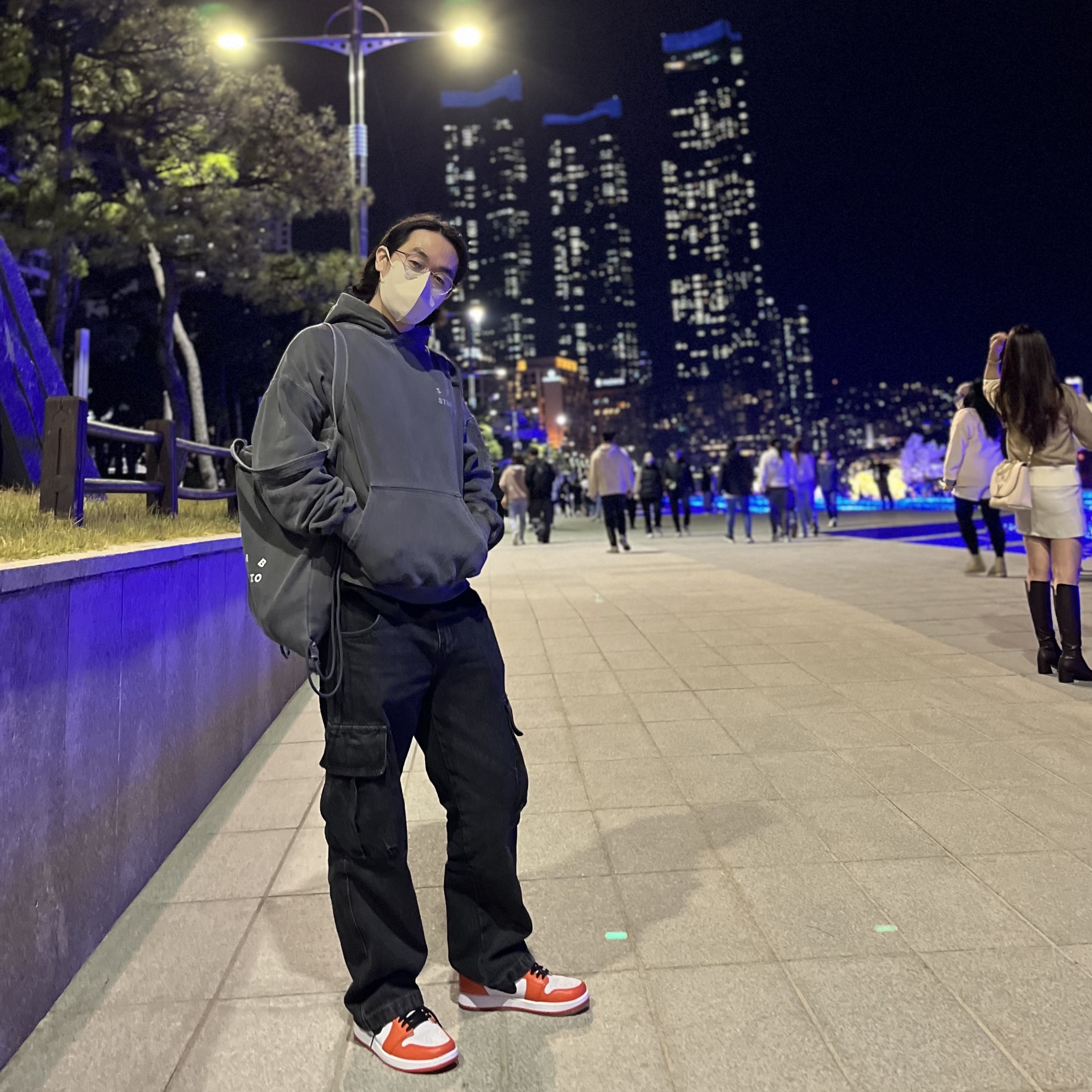 IAB Studio Pigment Hoodie & Sack Black, Jordan 1 Low OG Starfish 착용 스타일