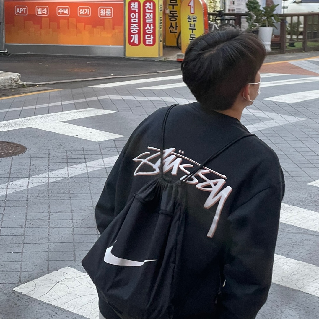 Stussy x Our Legacy Drop Shadow Crew Black 착용 스타일 - 1