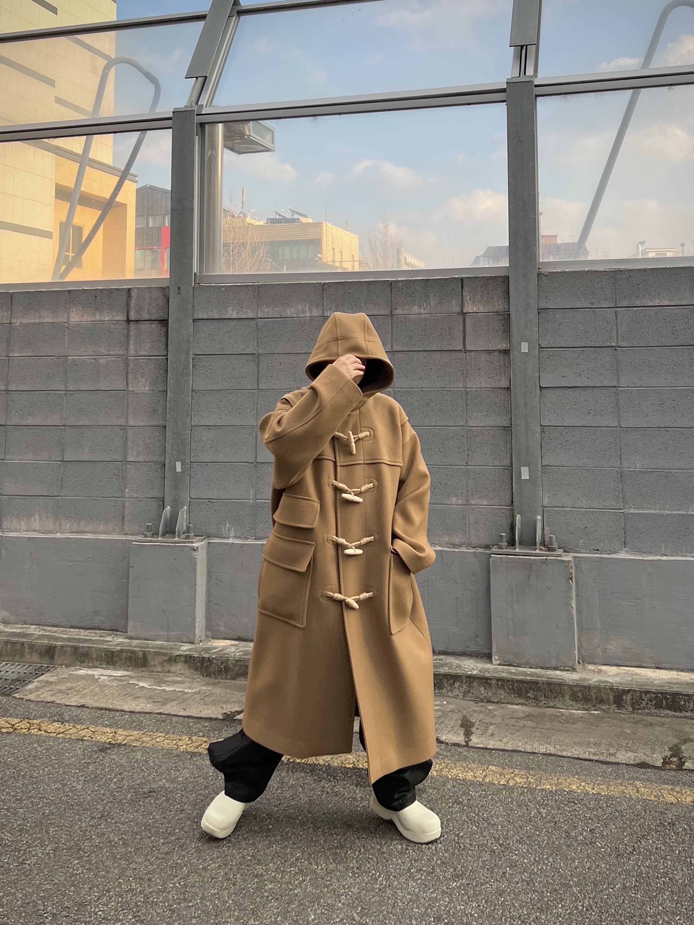 Bottega Veneta Puddle Ankle Boots Sea Salt 착용 스타일 - 4