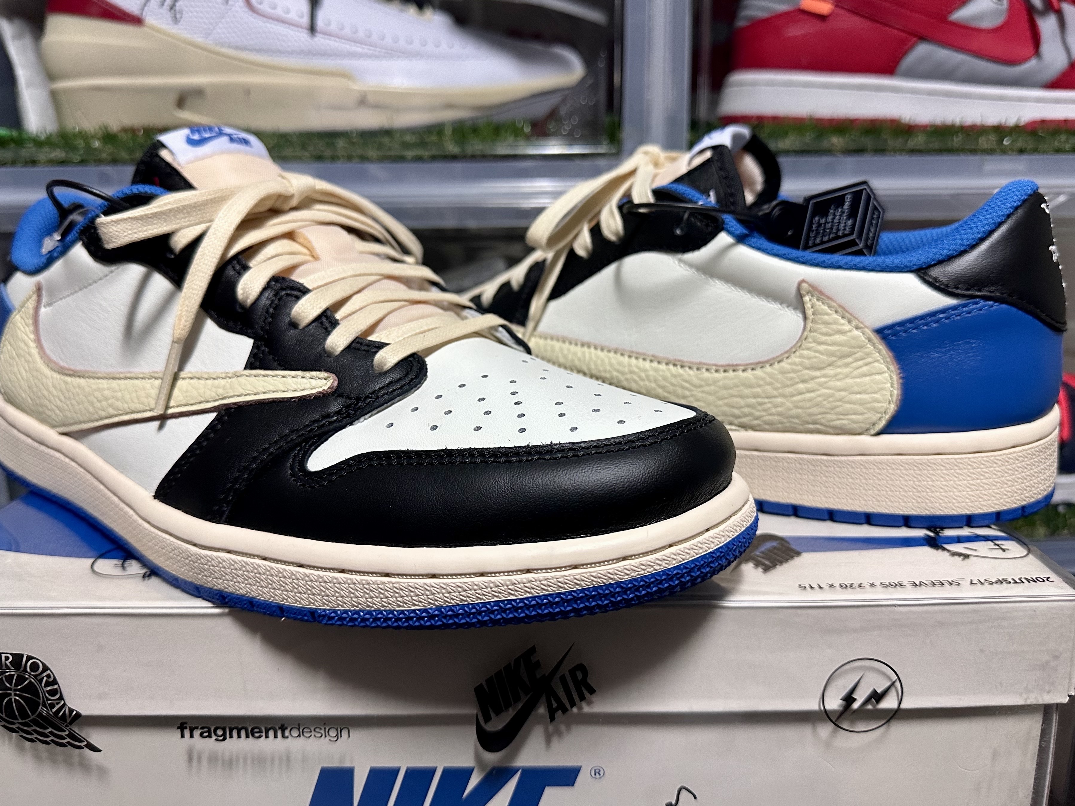 Jordan 1 x Travis Scott x Fragment Retro Low OG SP Military Blue, Jordan 1 Retro High OG Chicago 2022 착용 스타일 - 2