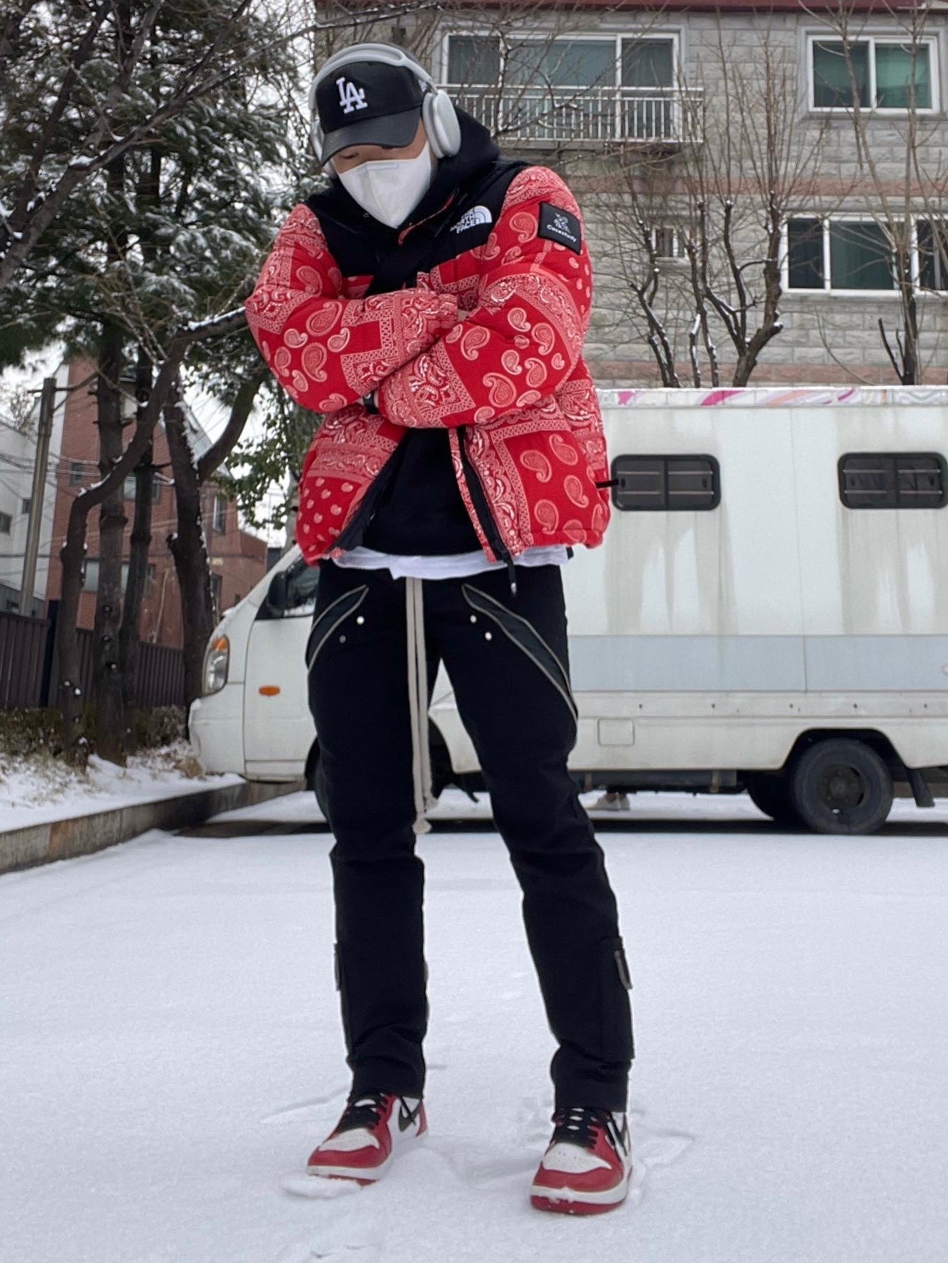 The North Face Nuptse Down Jacket Red, Jordan 1.5 Retro Chicago 2015 착용 스타일 - 3